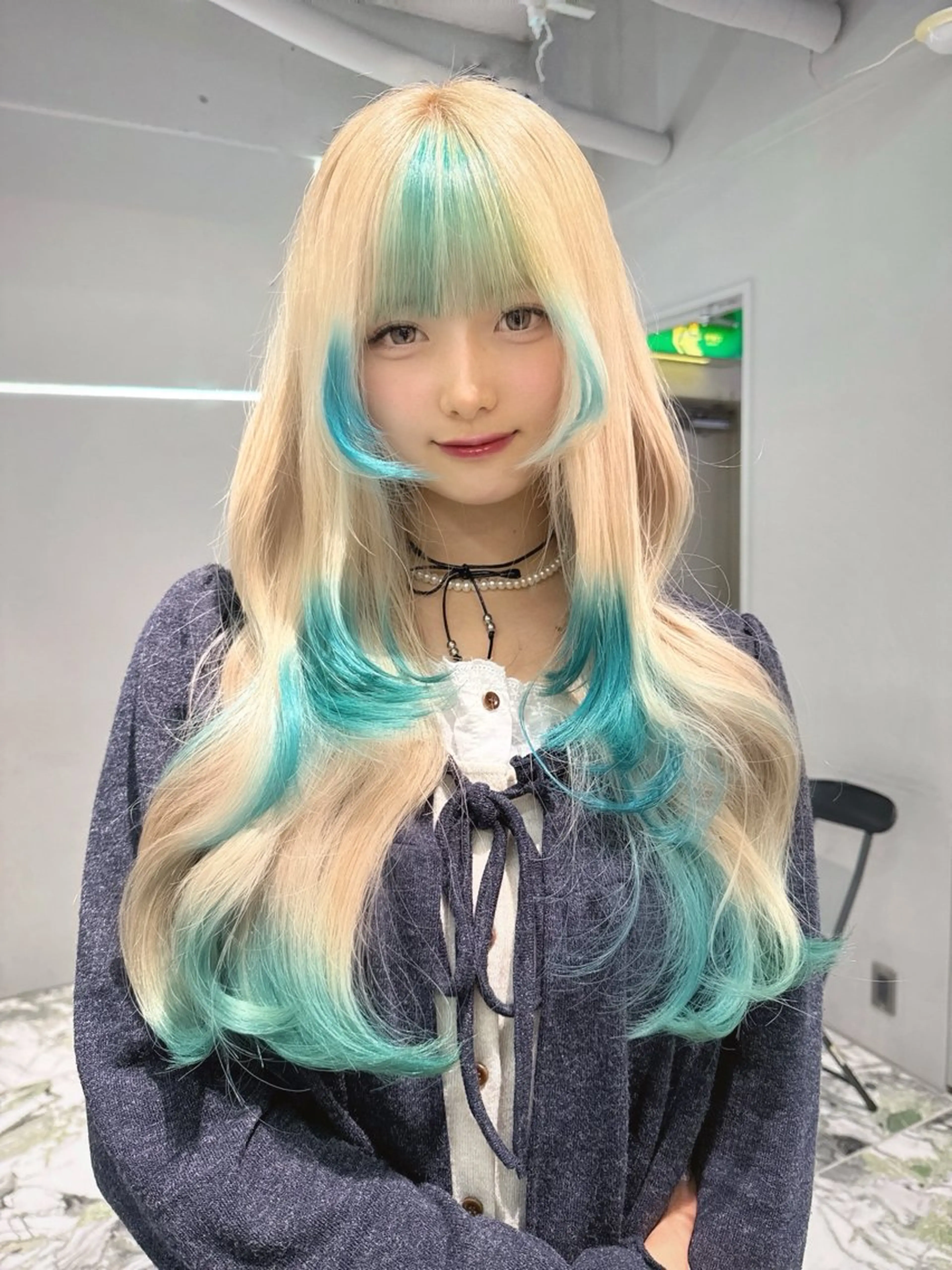 ロング カラー ヘアカラー GEM YURI ハイトーンカラーのヘアスタイル