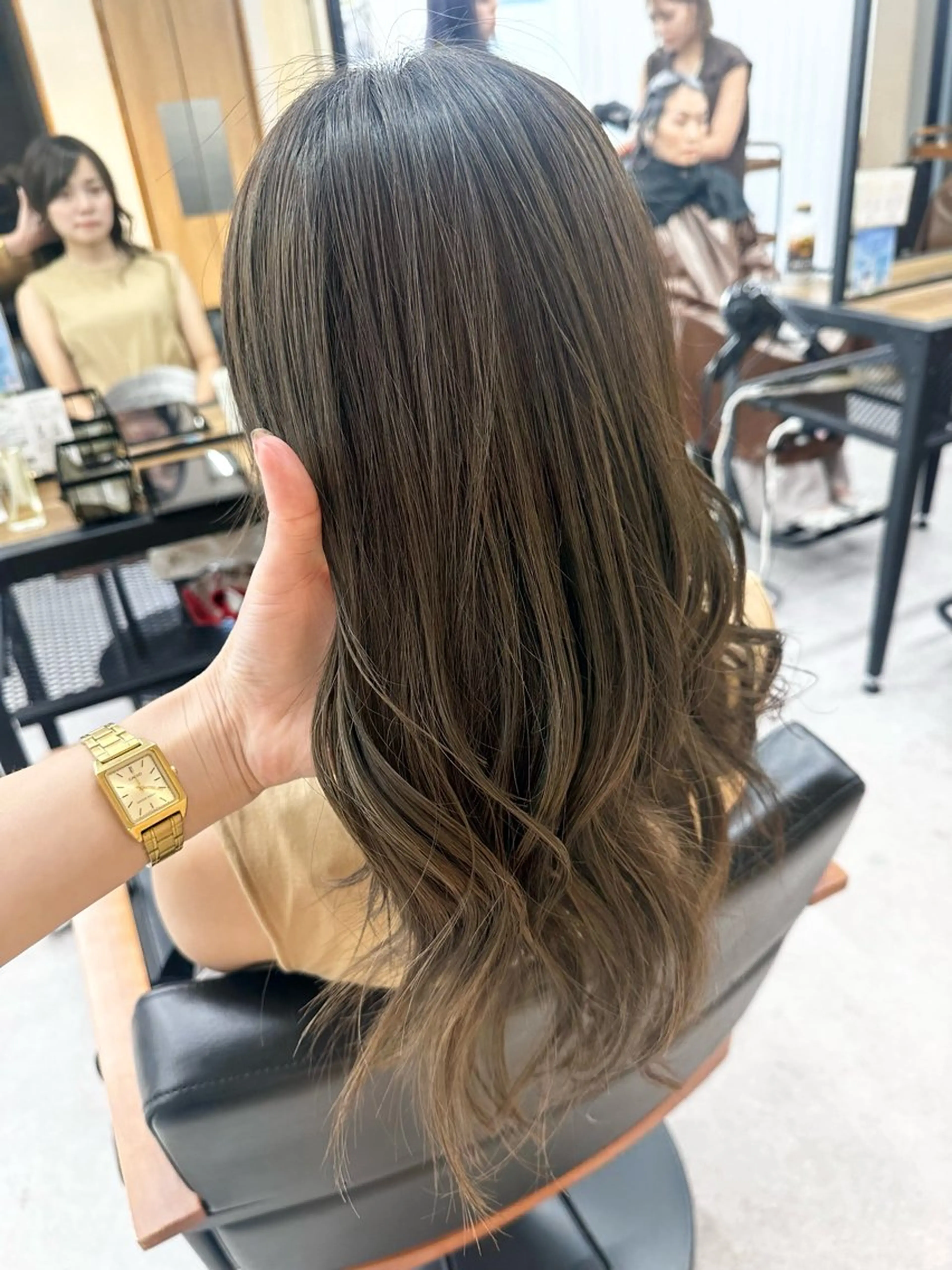 ミディアム カラー パーマ ヘアアレンジ メンズ キッズ レイヤーカット 🌿透け感カラーのヘアスタイル
