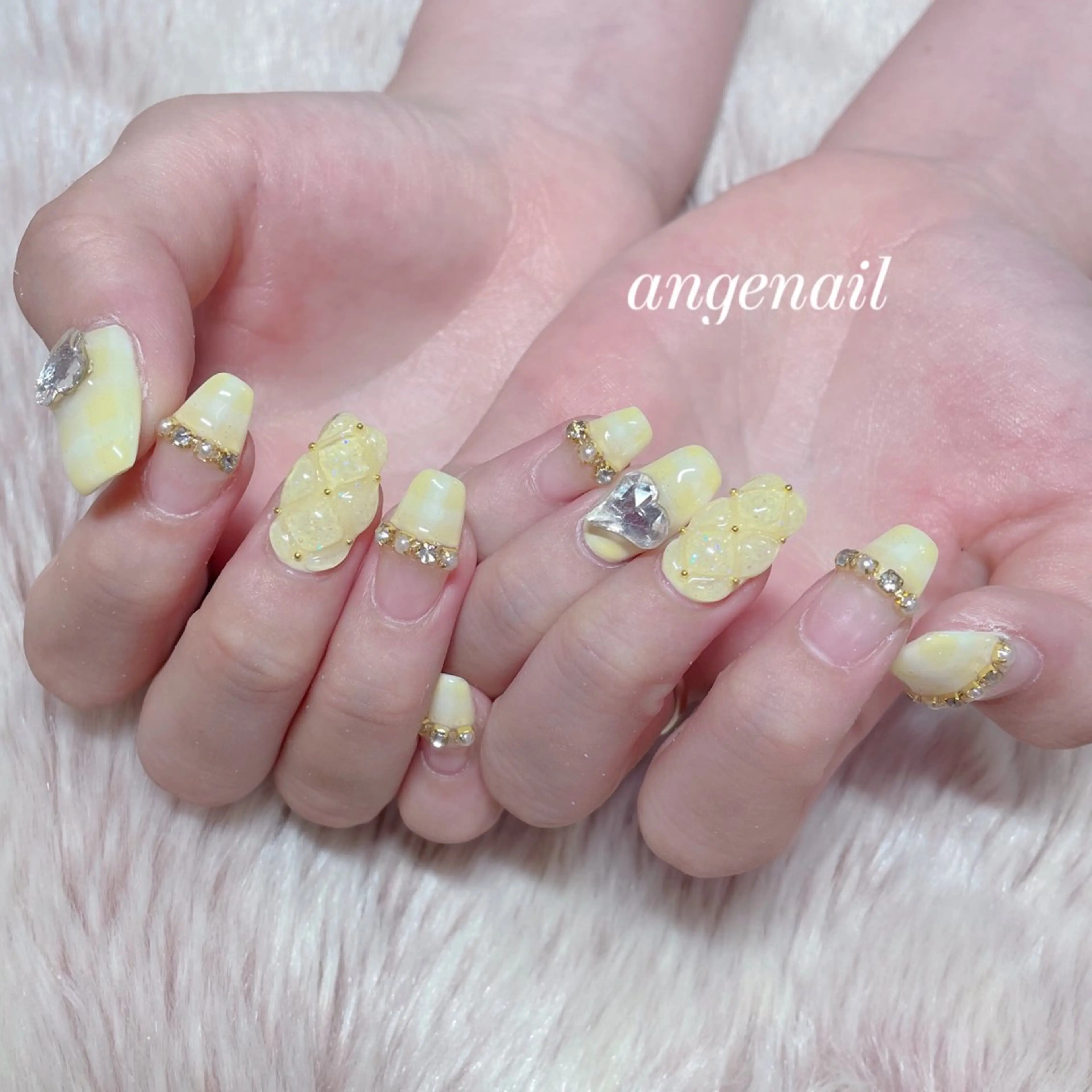 ネイル ハンドネイル オーナーネイリスト MAKIのネイルデザイン