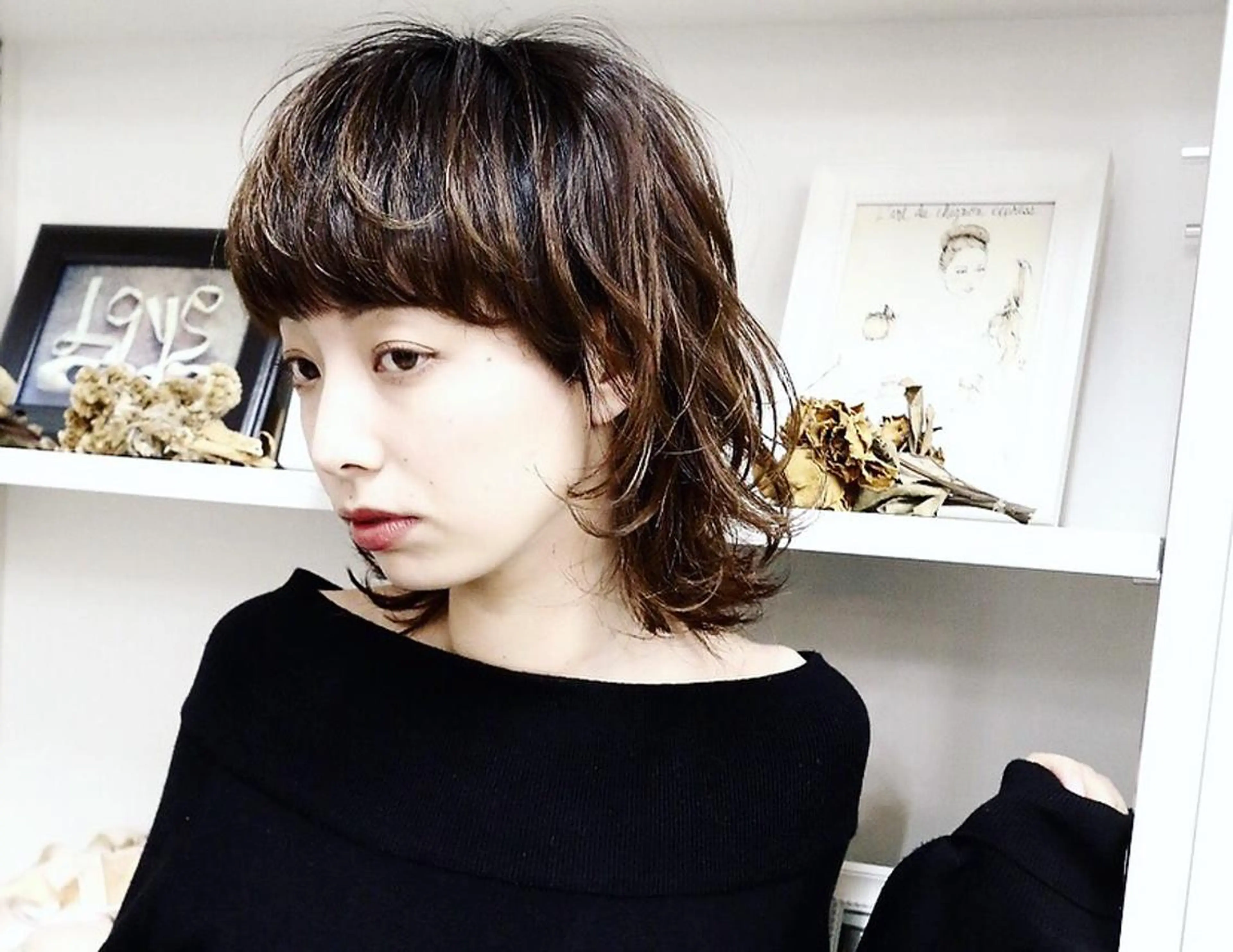 ミディアム カラー ヘアアレンジ ウルフカット 山口 悟のヘアスタイル
