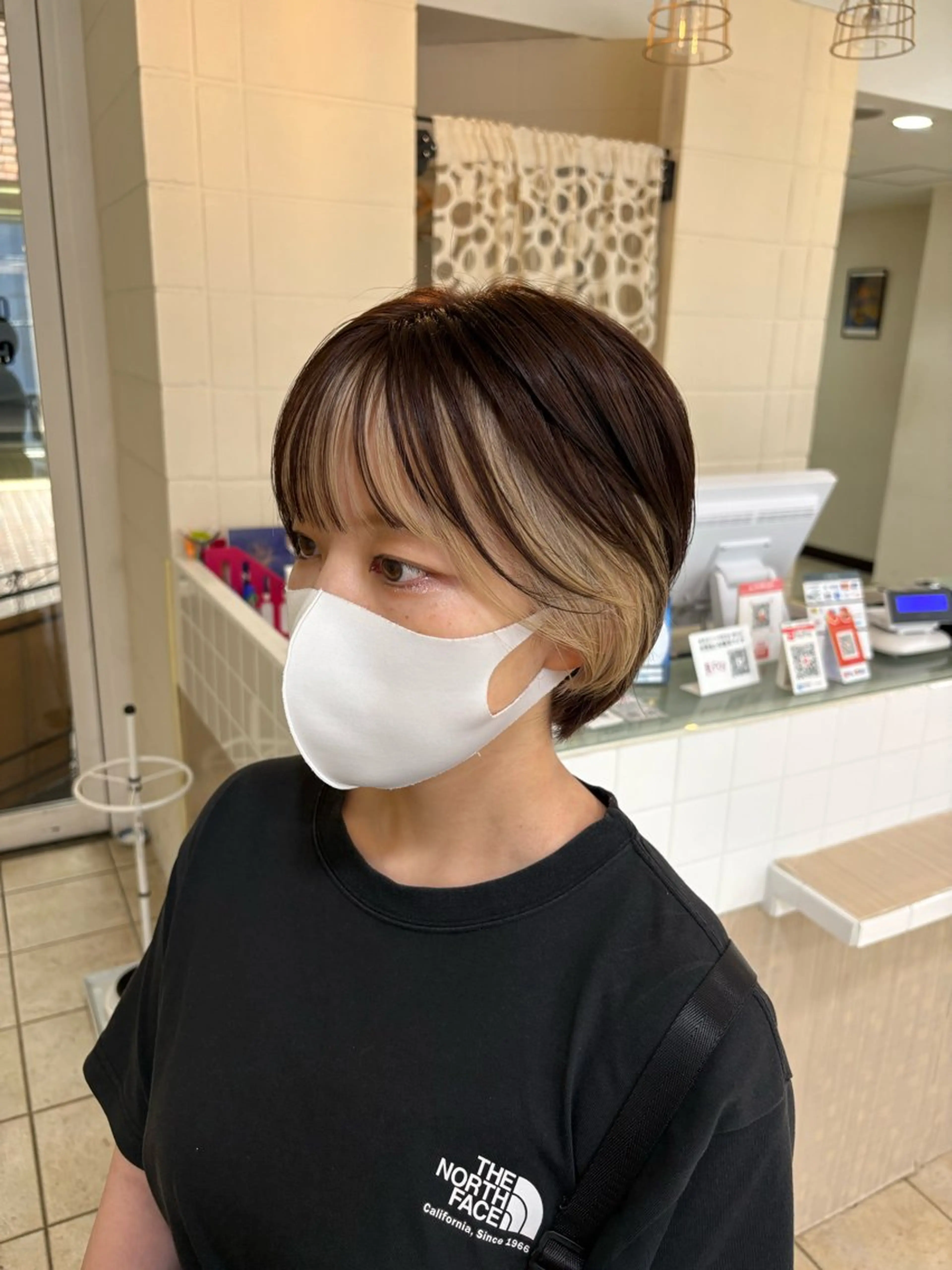 カラー ブリーチ ヘアカラー トリートメント スズキ ユウナのヘアスタイル