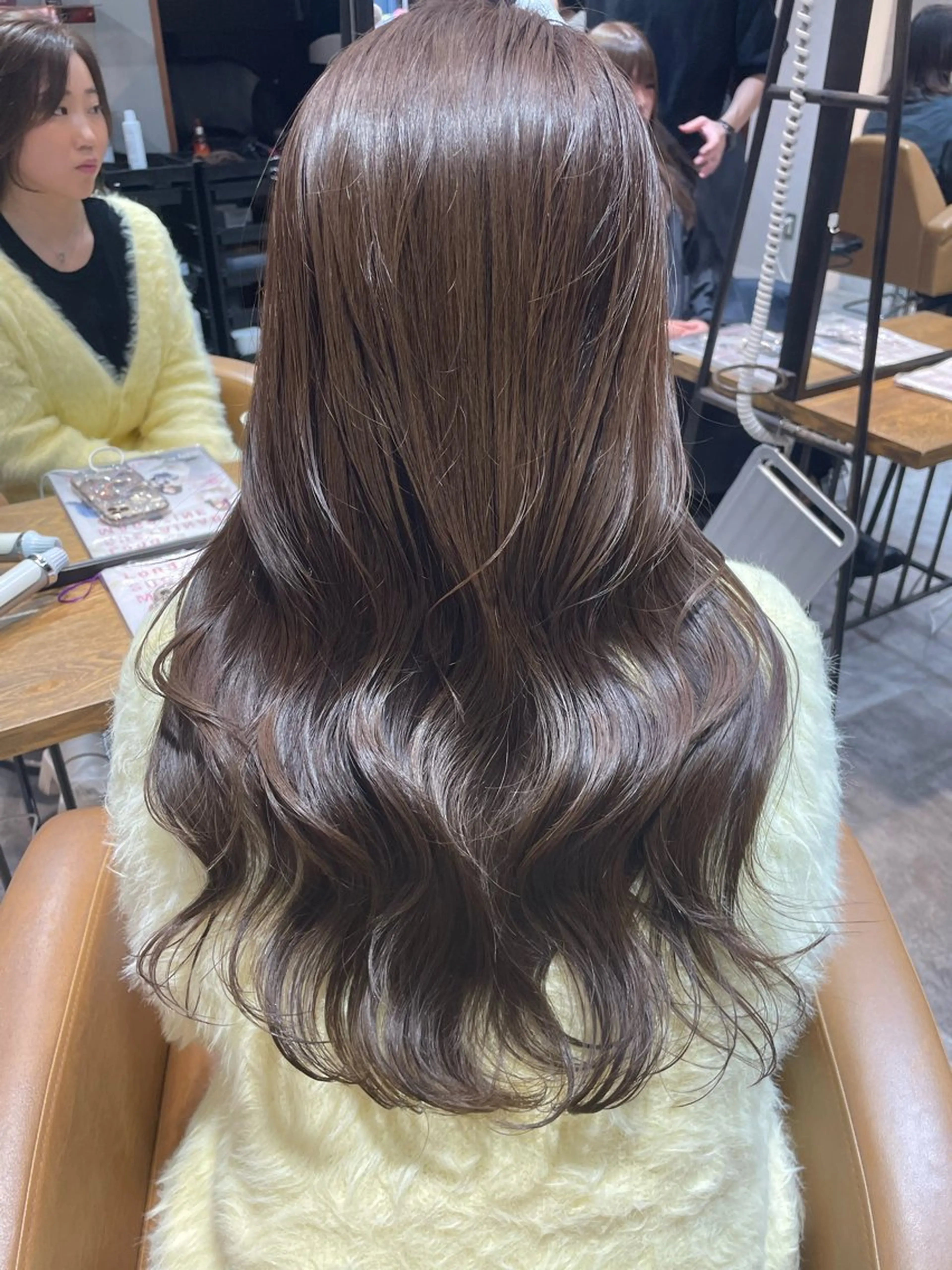 ミディアム カット ヘアカラー トリートメント 🫧顔周りレイヤー/ ウルフ/縮毛/白倉のヘアスタイル