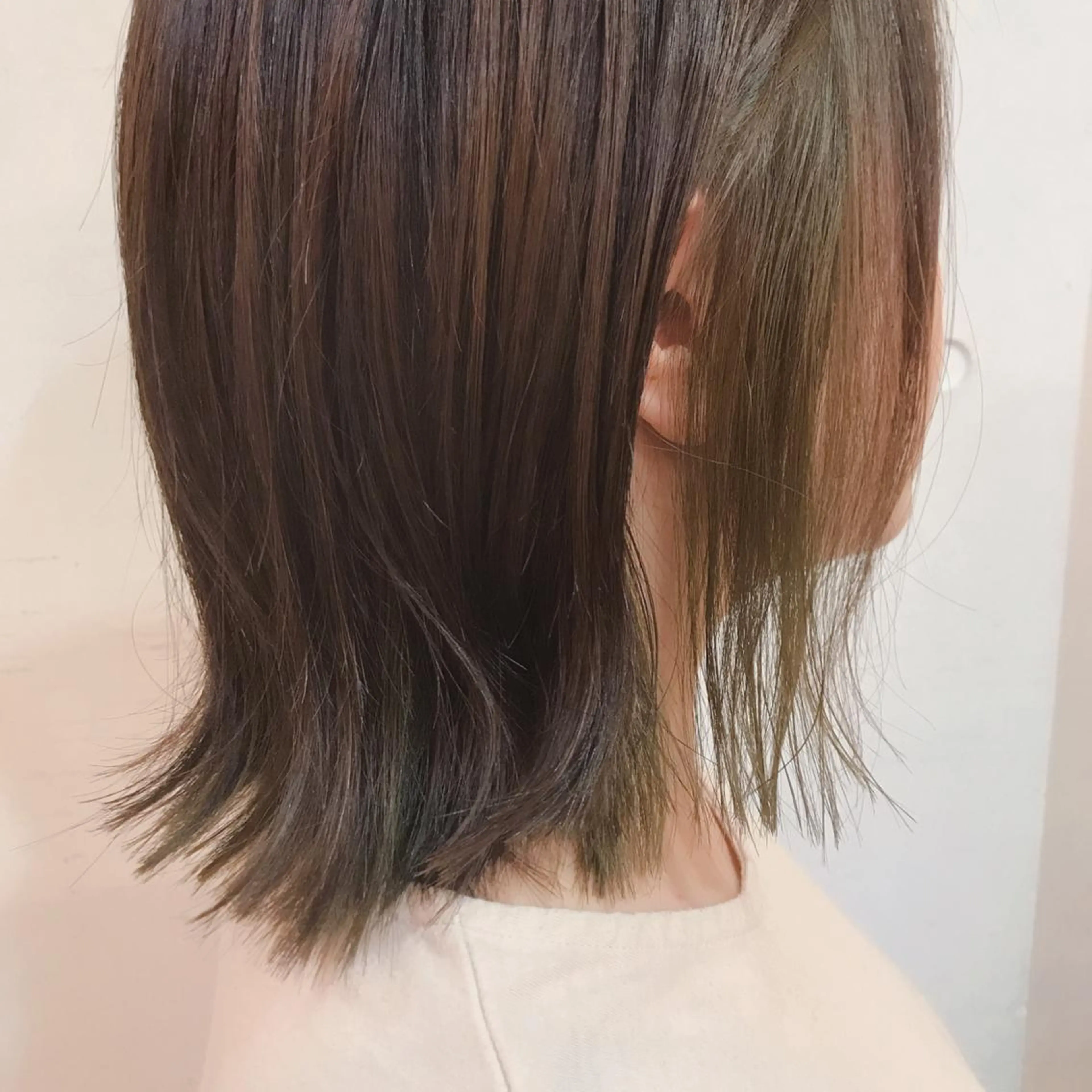 ミディアム カラー 切りっぱなしボブ インナーカラー ボブ non .のヘアスタイル