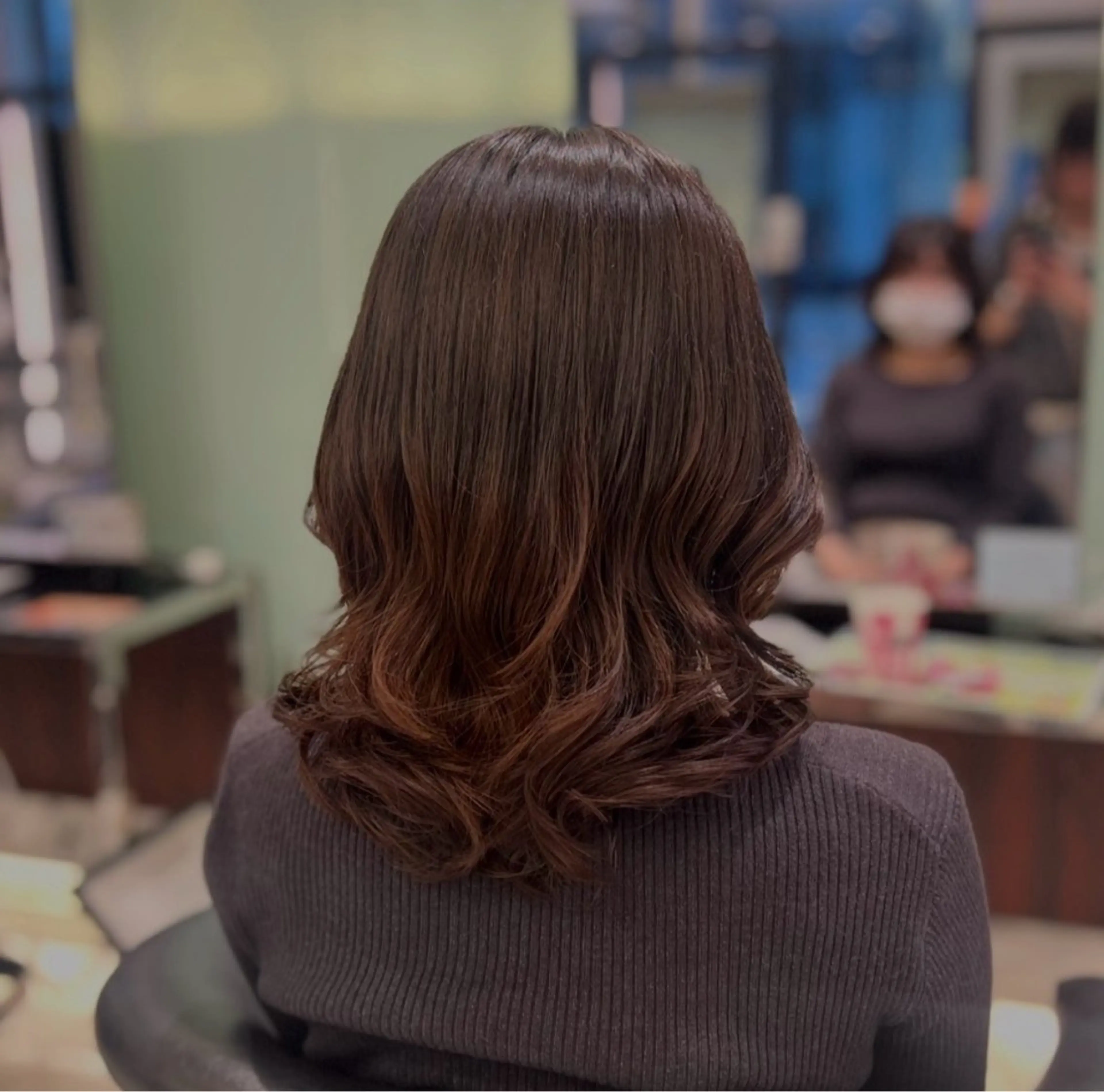 ミディアム パーマ カット パーマ コテ巻きパーマ💙 シノヤユイのヘアスタイル