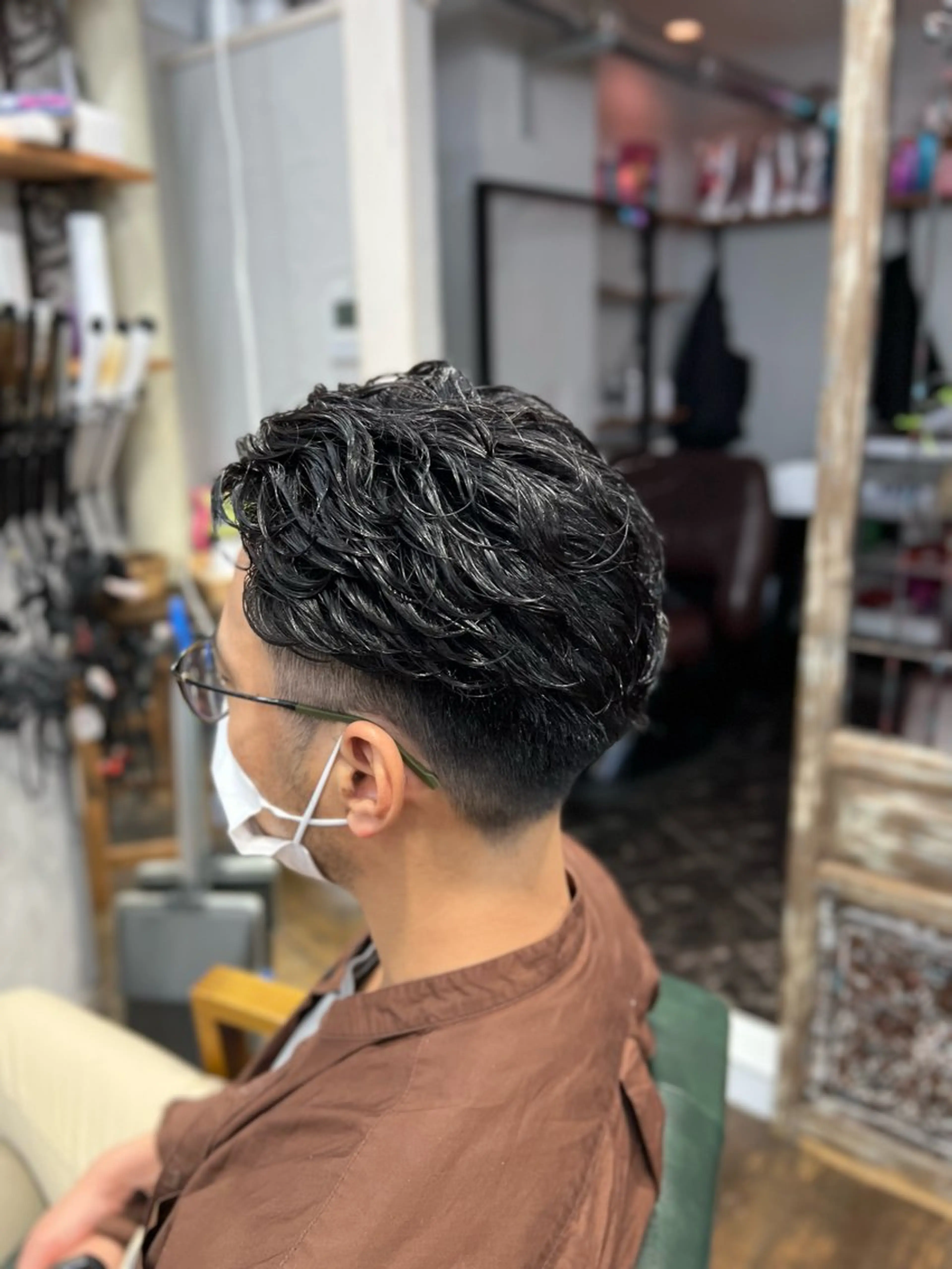 ショート パーマ メンズ フェードカット メンズパーマ ツイストスパイラルパーマ スパイラルパーマ 髪質改善/縮毛矯正/ 超高濃度水素ケアのヘアスタイル