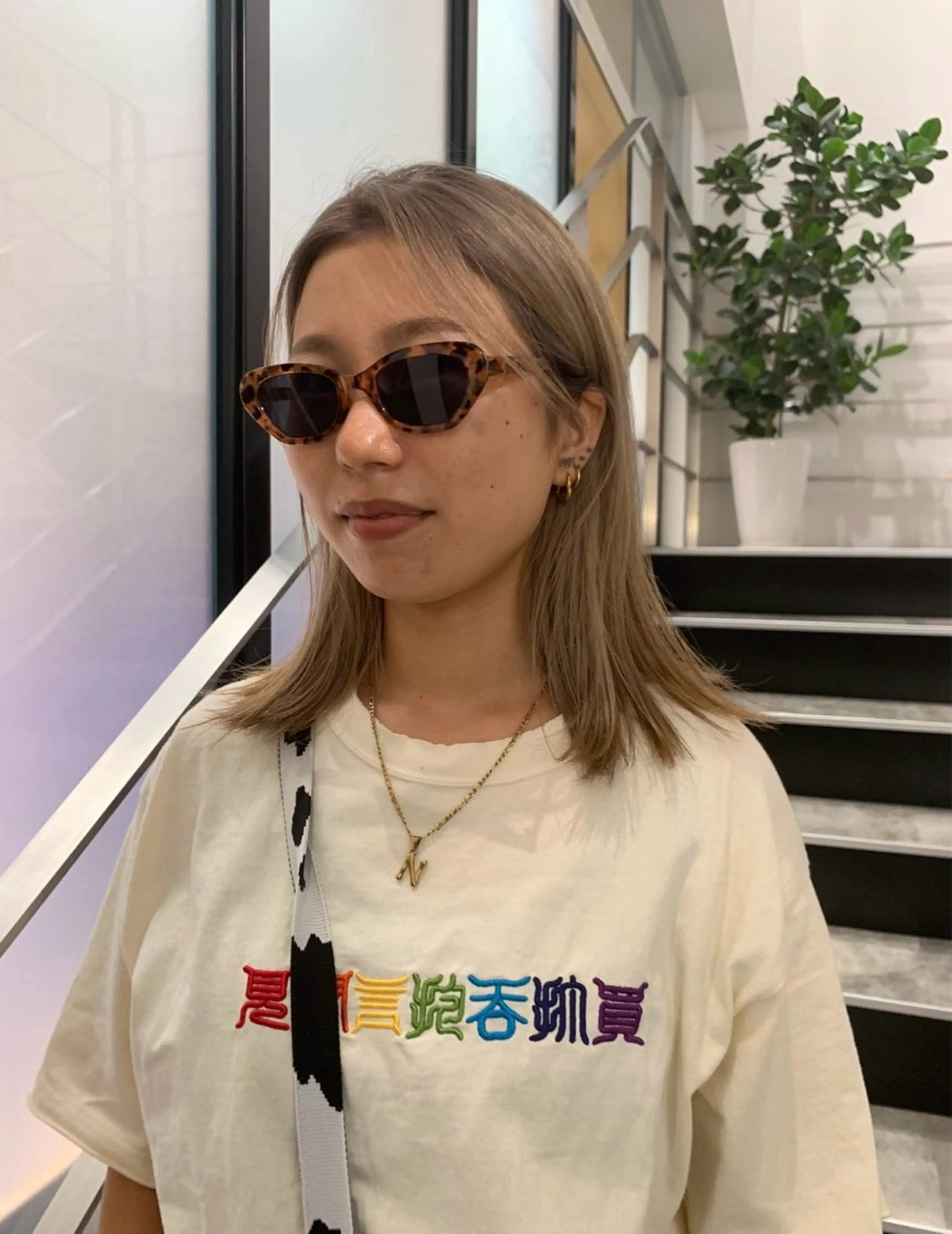 ミディアム カット ヘアカラー miu （ミユ）のヘアスタイル