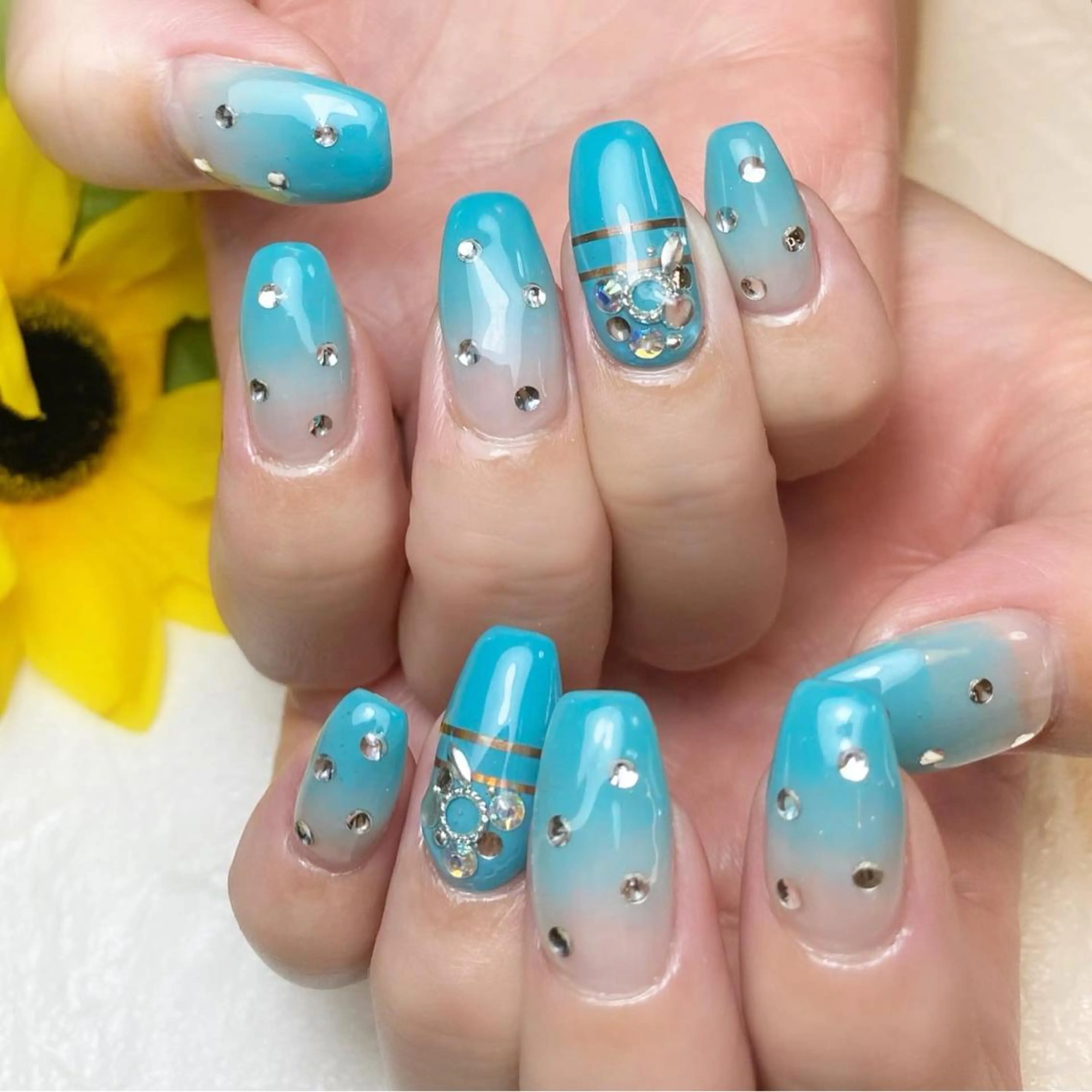 ネイル ブルー ハンドネイル ameria meguのネイルデザイン