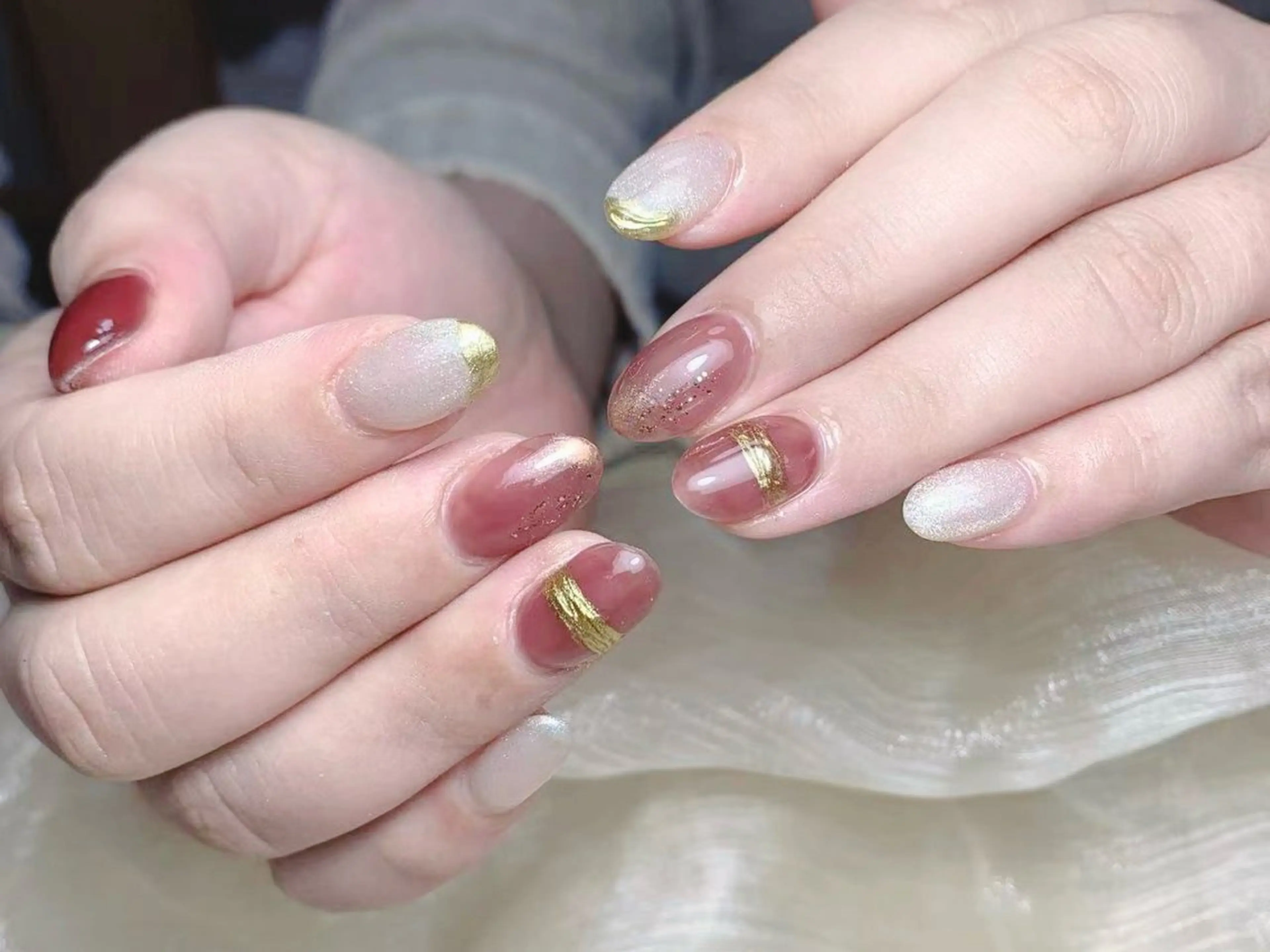 ネイル オーロラネイル チークネイル フレンチネイル ジェルネイル ガラスフレンチ ハンドネイル ハンドケア Nail Jolie所属・Nail Jolieのネイルデザイン