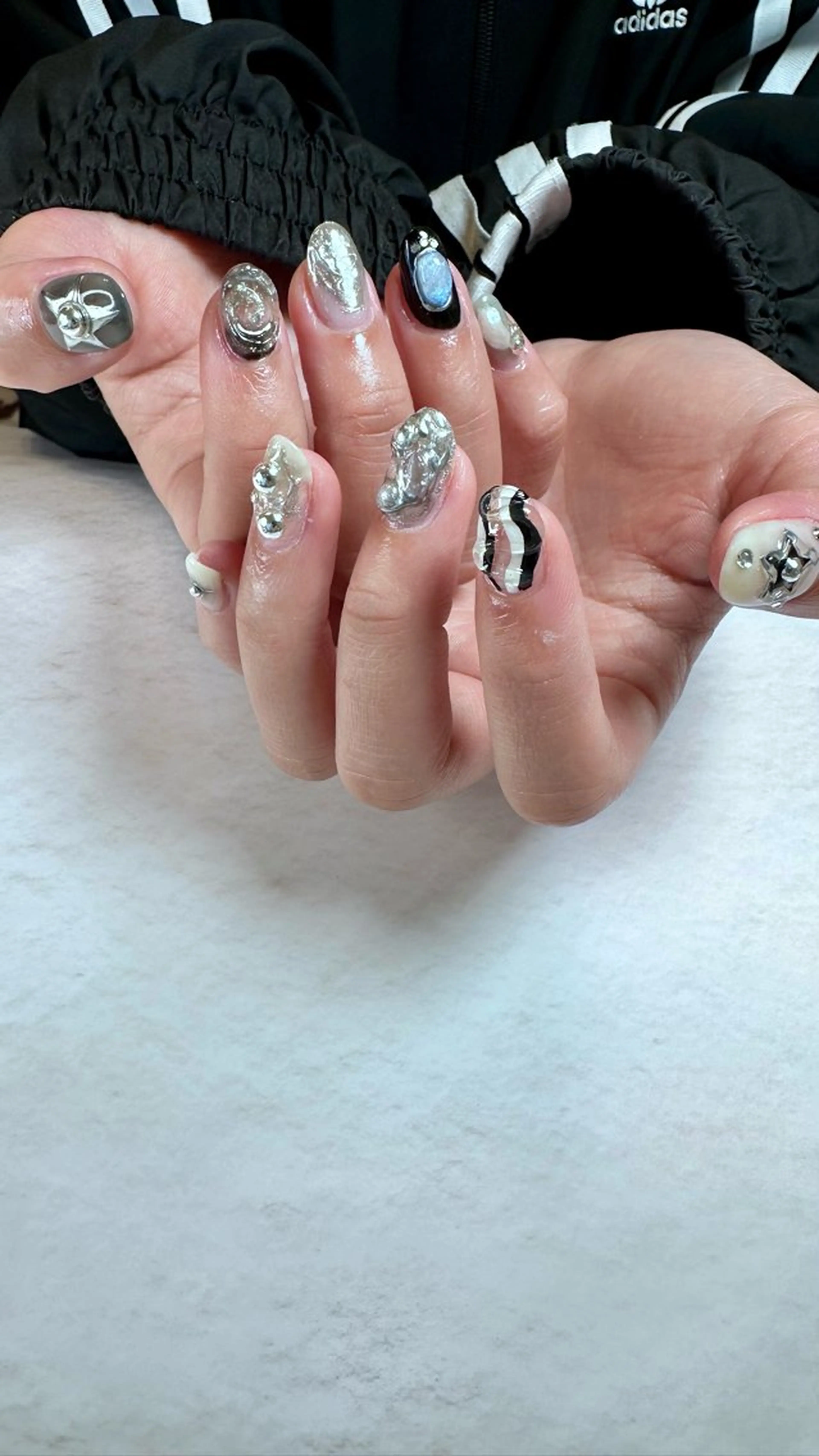 ネイル ニュアンスネイル ハンドネイル ハンドケア Atelier Ariのネイルデザイン