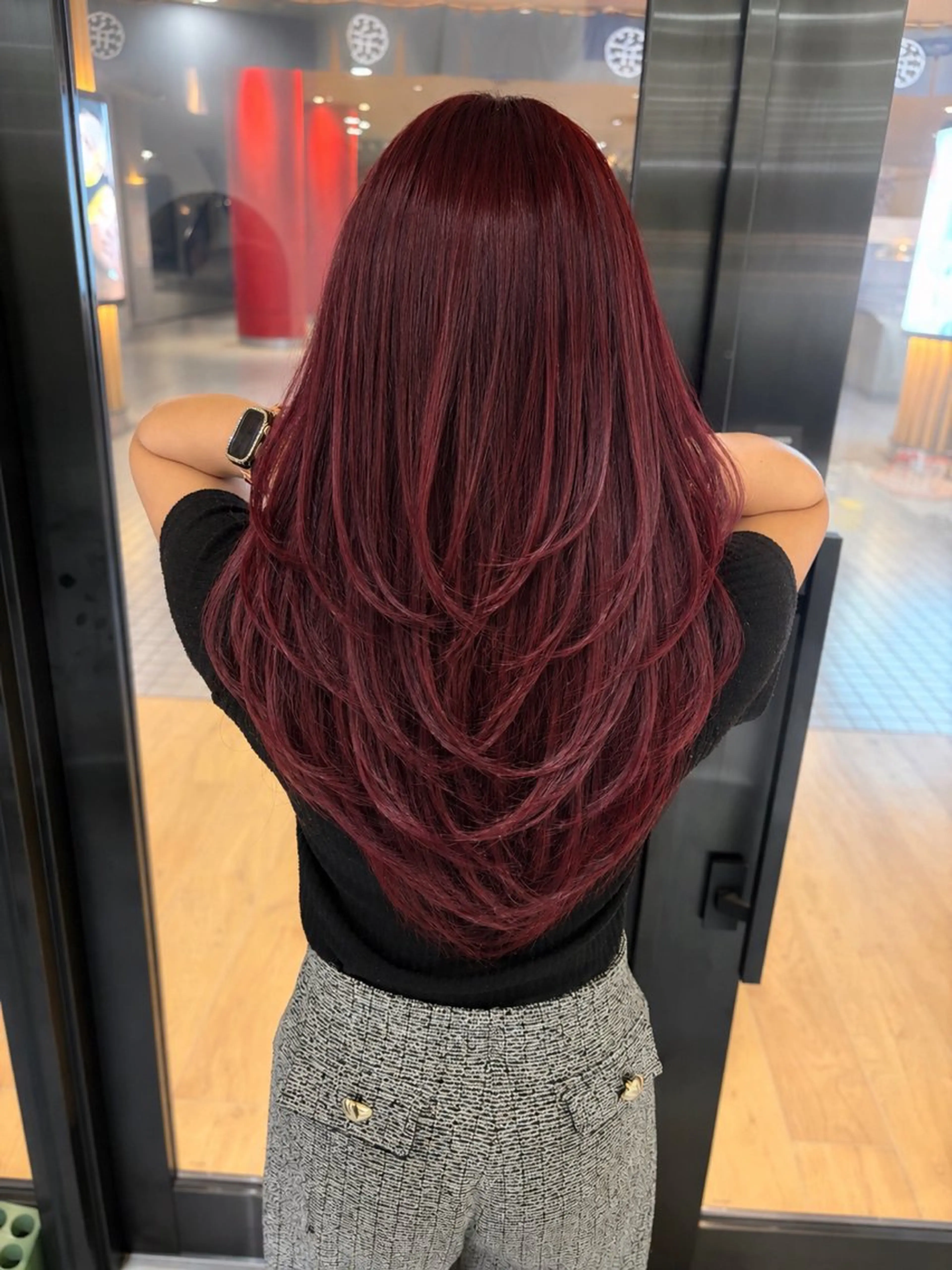 ロング カレンダー/弁天町 Tomoのヘアスタイル