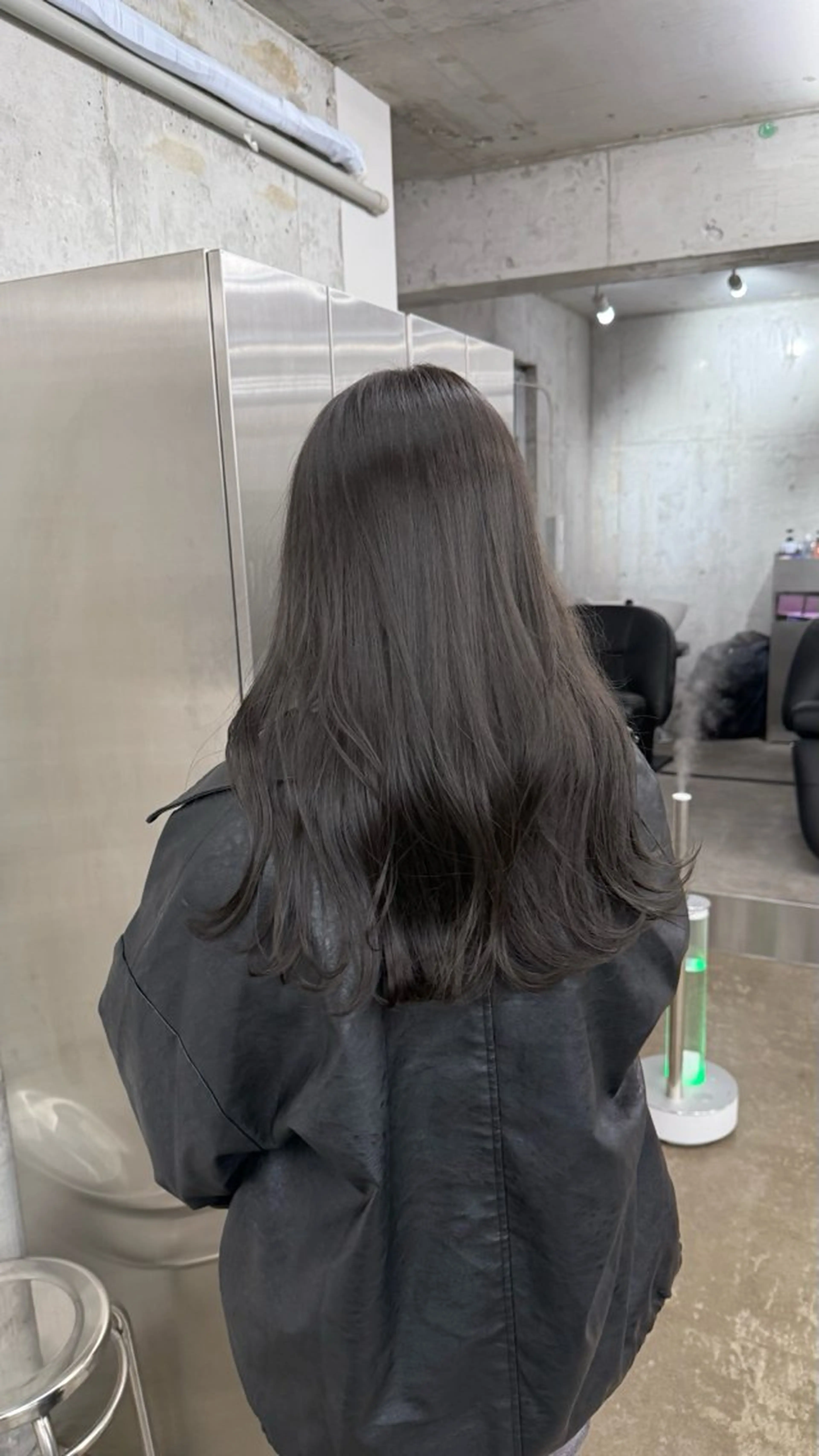 ロング カラー ダークグレー ダークグレージュ グレージュ カット ヘアカラー トリートメント 高橋大樹/グレージュ 透明感/髪質改善のヘアスタイル