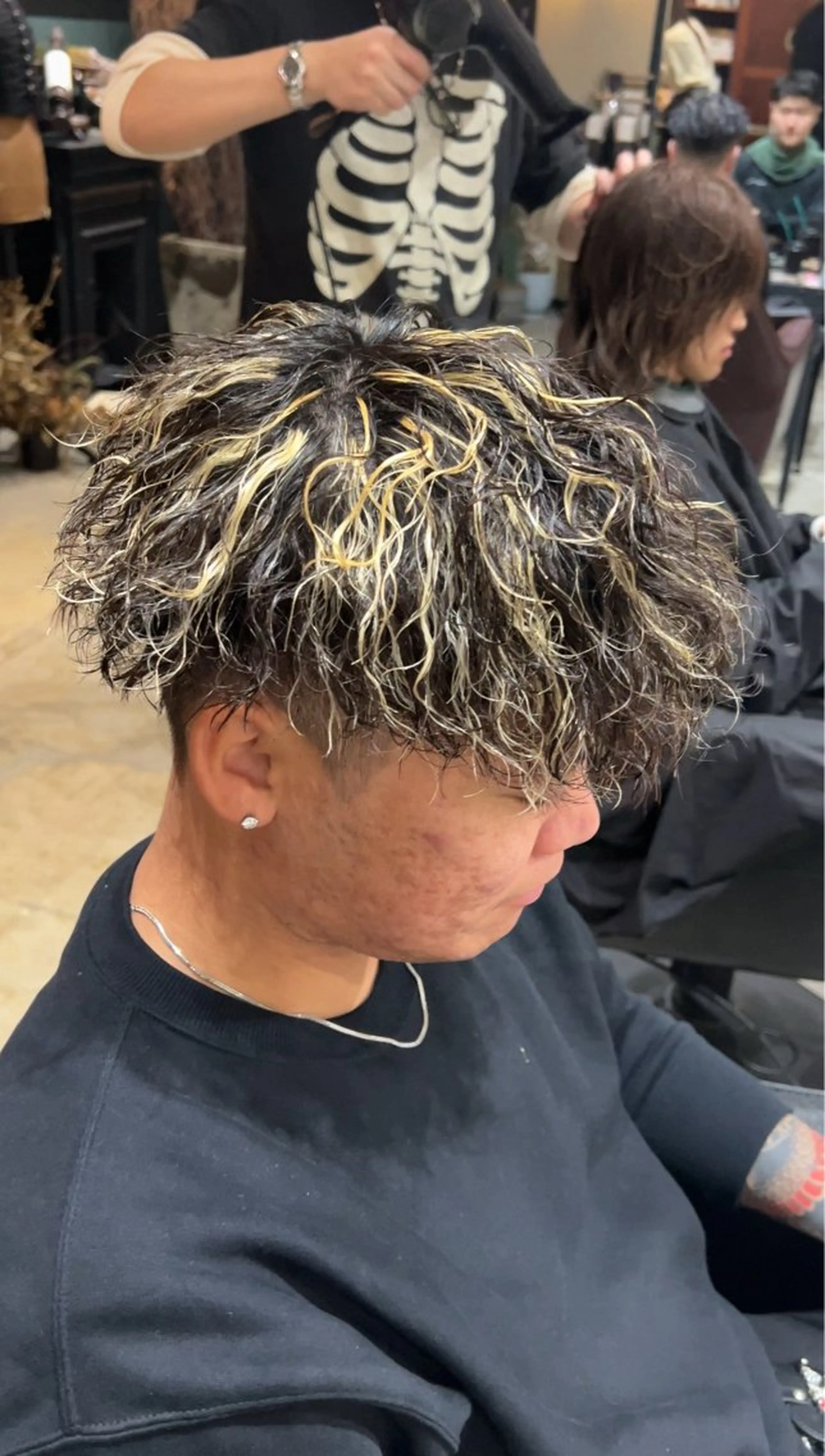 カラー パーマ メンズ カット ヘアカラー パーマ メンズパーマ眉毛 特化アユム🔥のヘアスタイル