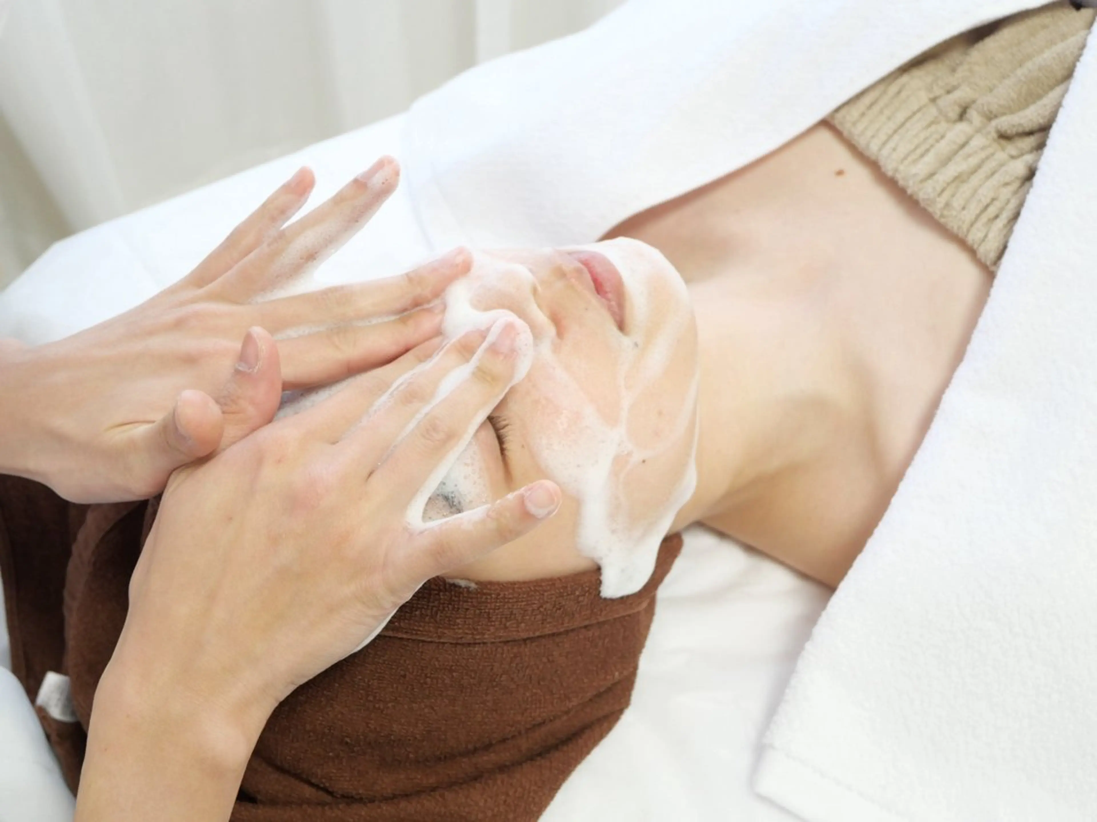 肌トラブル解消 【ニキビ/シミ／角質ケア】肌質改善ピーリングの写真