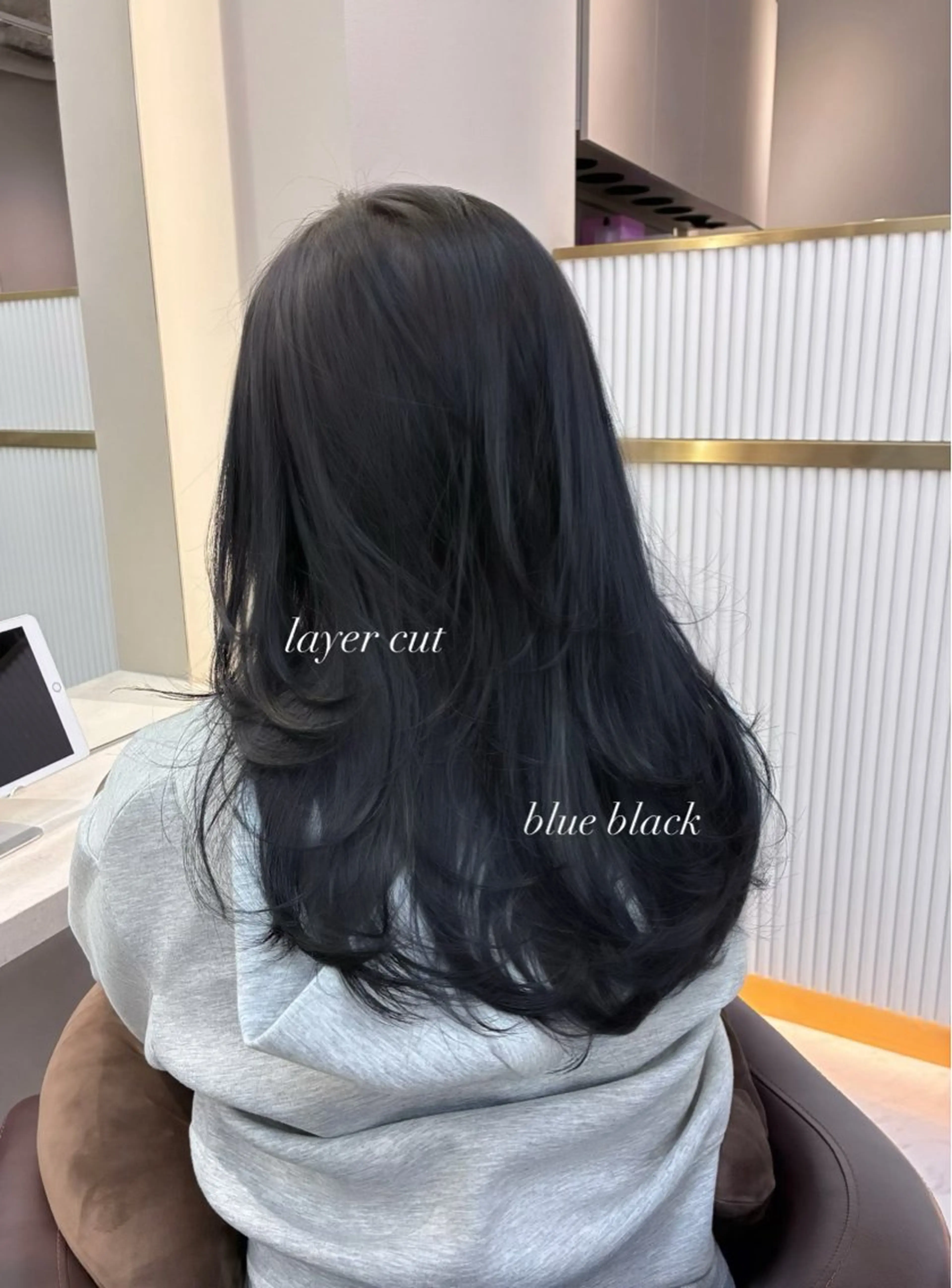 ロング カラー カット 縮毛矯正 𝘳𝘺𝘰𝘬𝘢 髪質改善／ブリーチのヘアスタイル