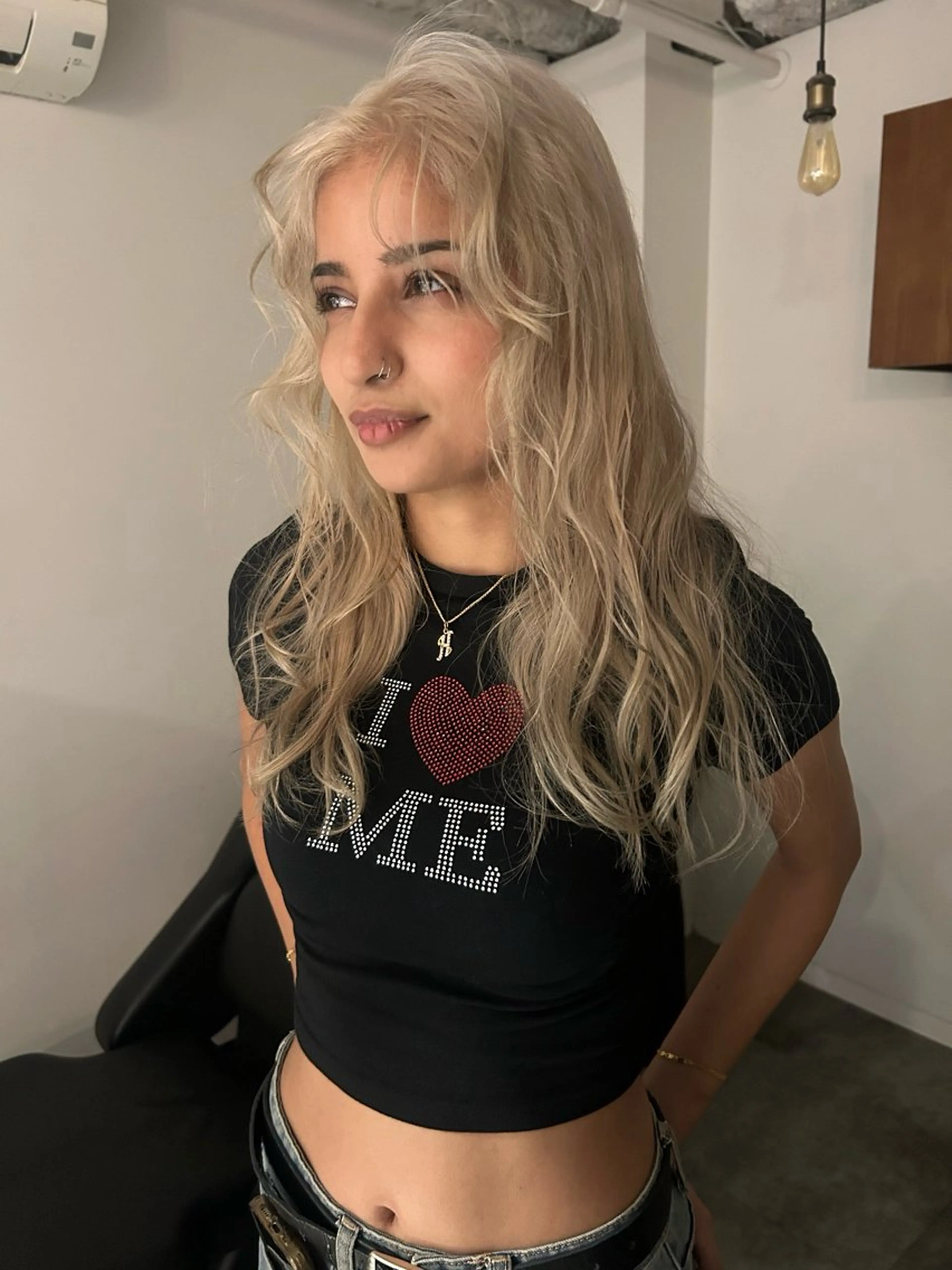 ロング カラー ブロンド ロング カット ヘアカラー トリートメント Loom.所属・村上雅人 ナチュラルモードのヘアスタイル