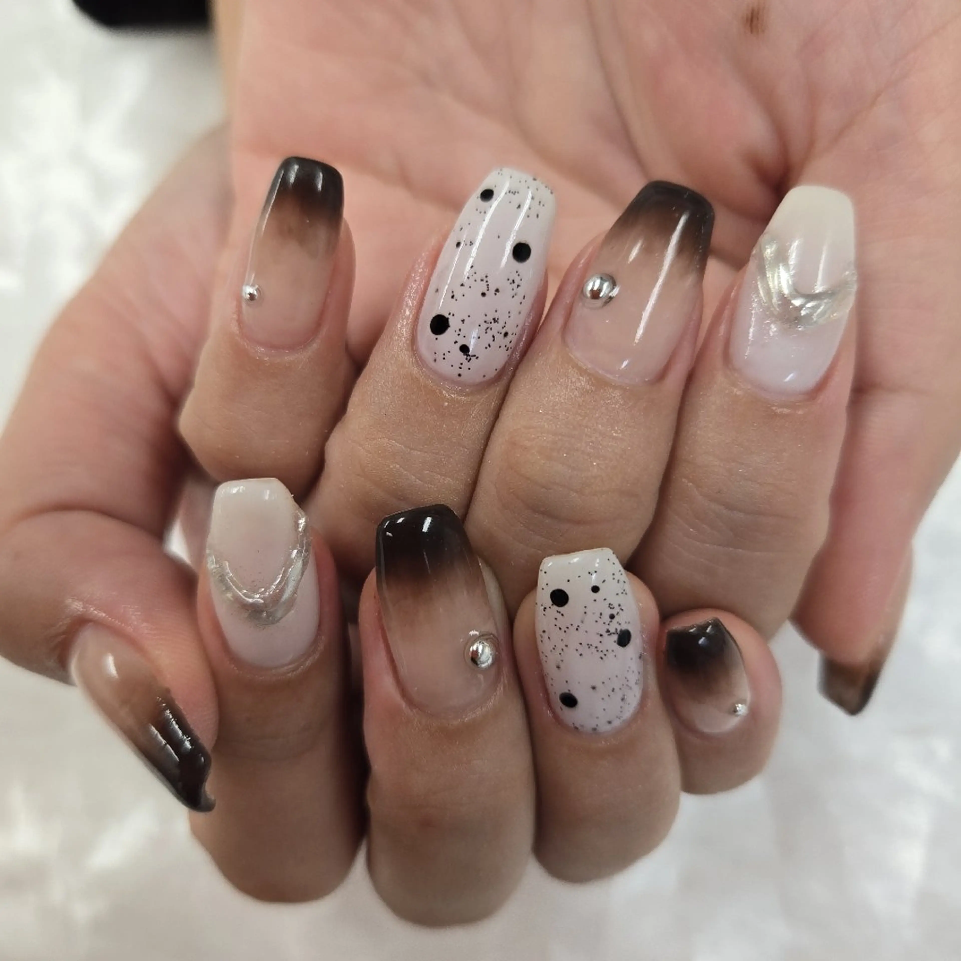 ネイル アートネイル オーロラネイル チークネイル ジェルネイル グラデーション ハンドネイル 河野ちえ (雑誌掲載サロン)のネイルデザイン