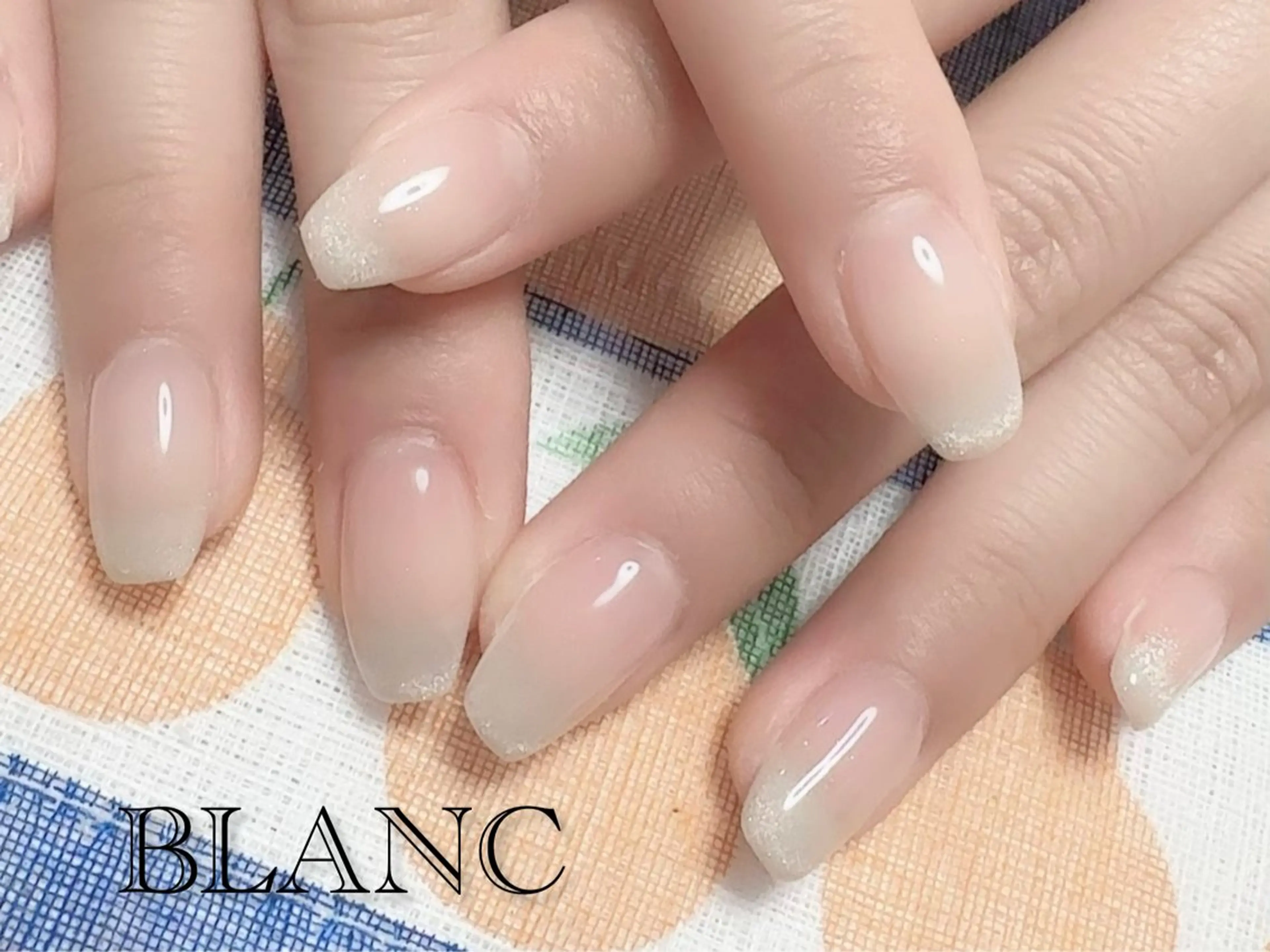 ネイル アートネイル 長さ出し ジェルネイル グラデーション マグネットネイル ハンドネイル BLANC （ブラン）のネイルデザイン