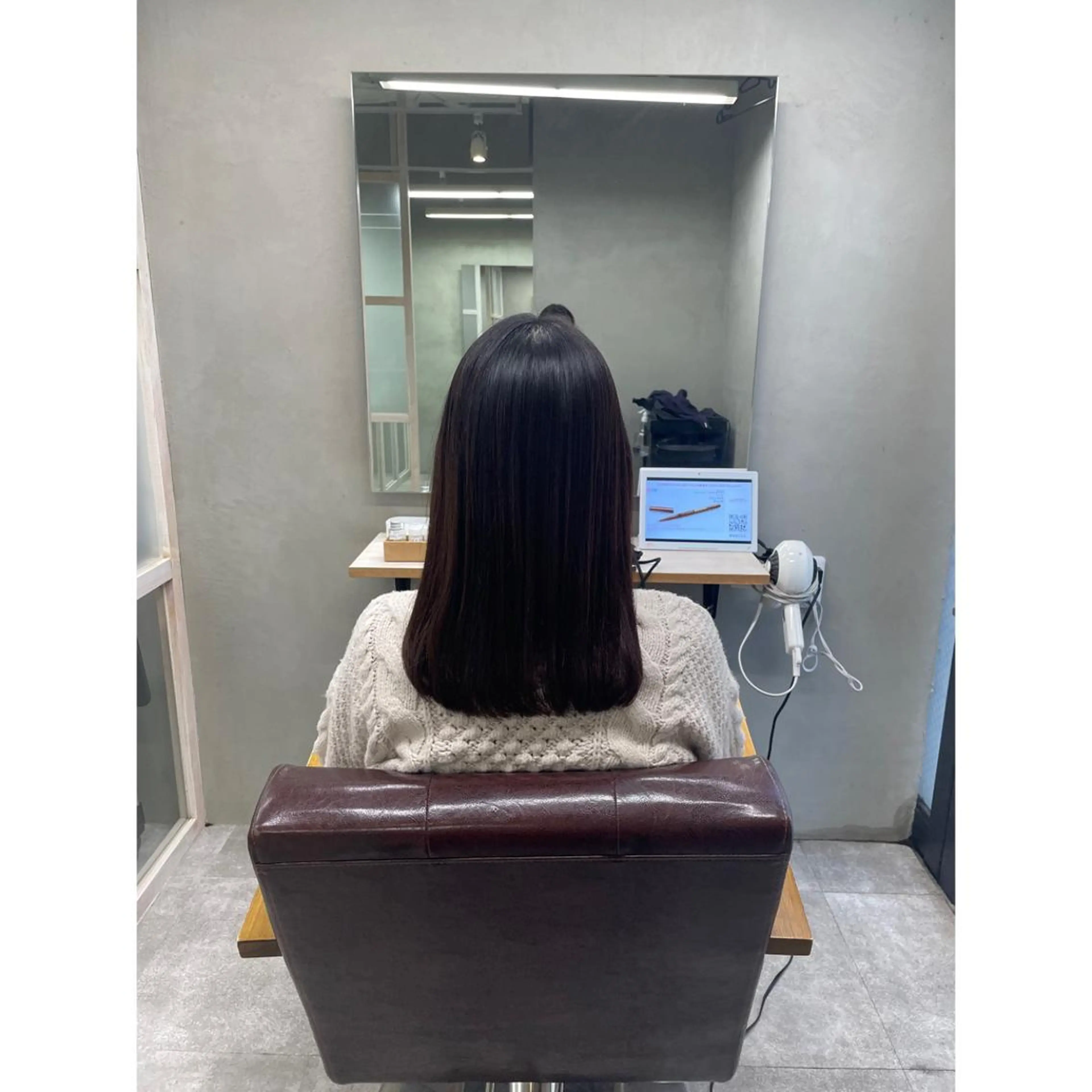 セミロング パーマ ｔｏｃｃａ /ｅｒｉのヘアスタイル