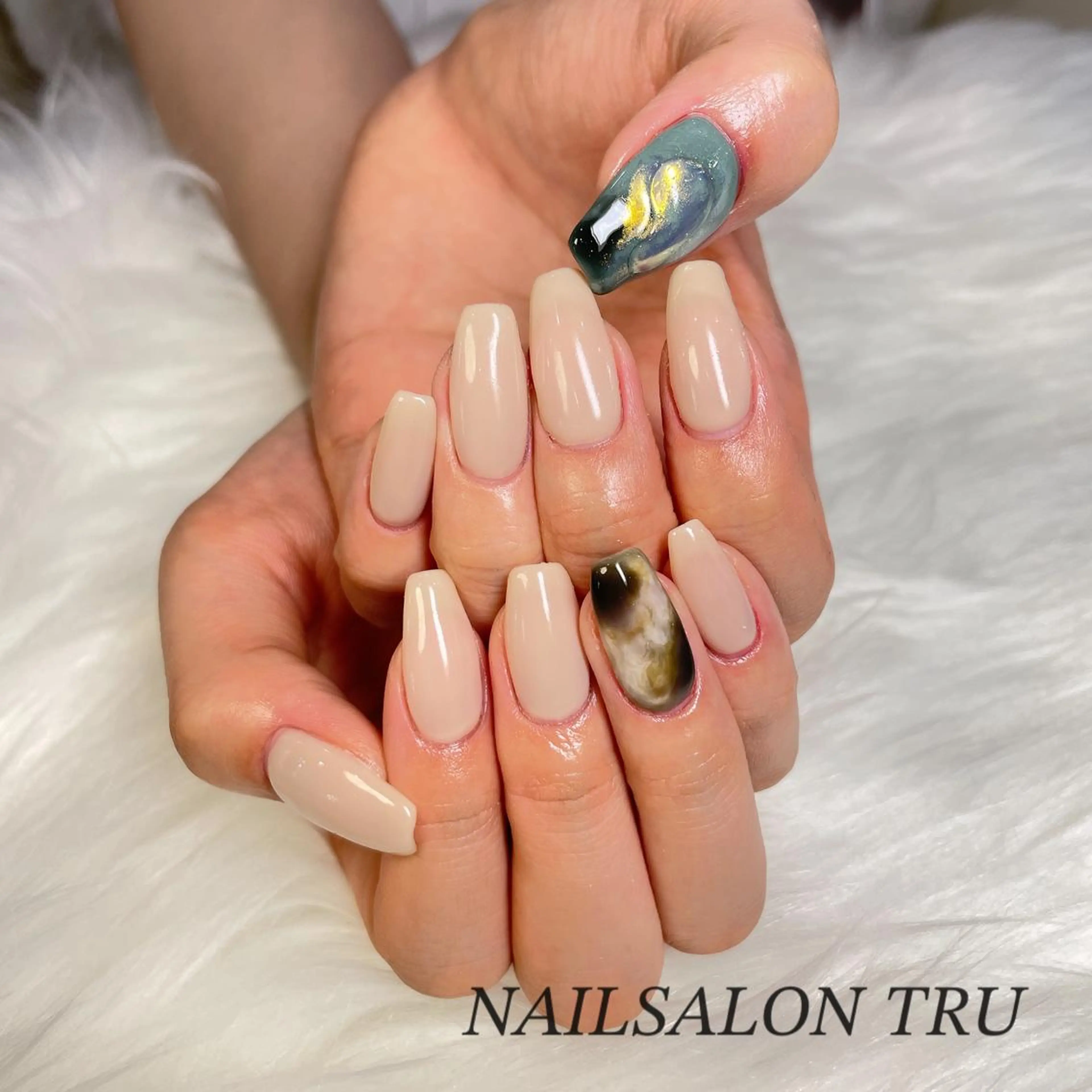 ネイル 𝐼𝑁𝑂𝑈𝐸 𝑀𝐼𝐴のネイルデザイン