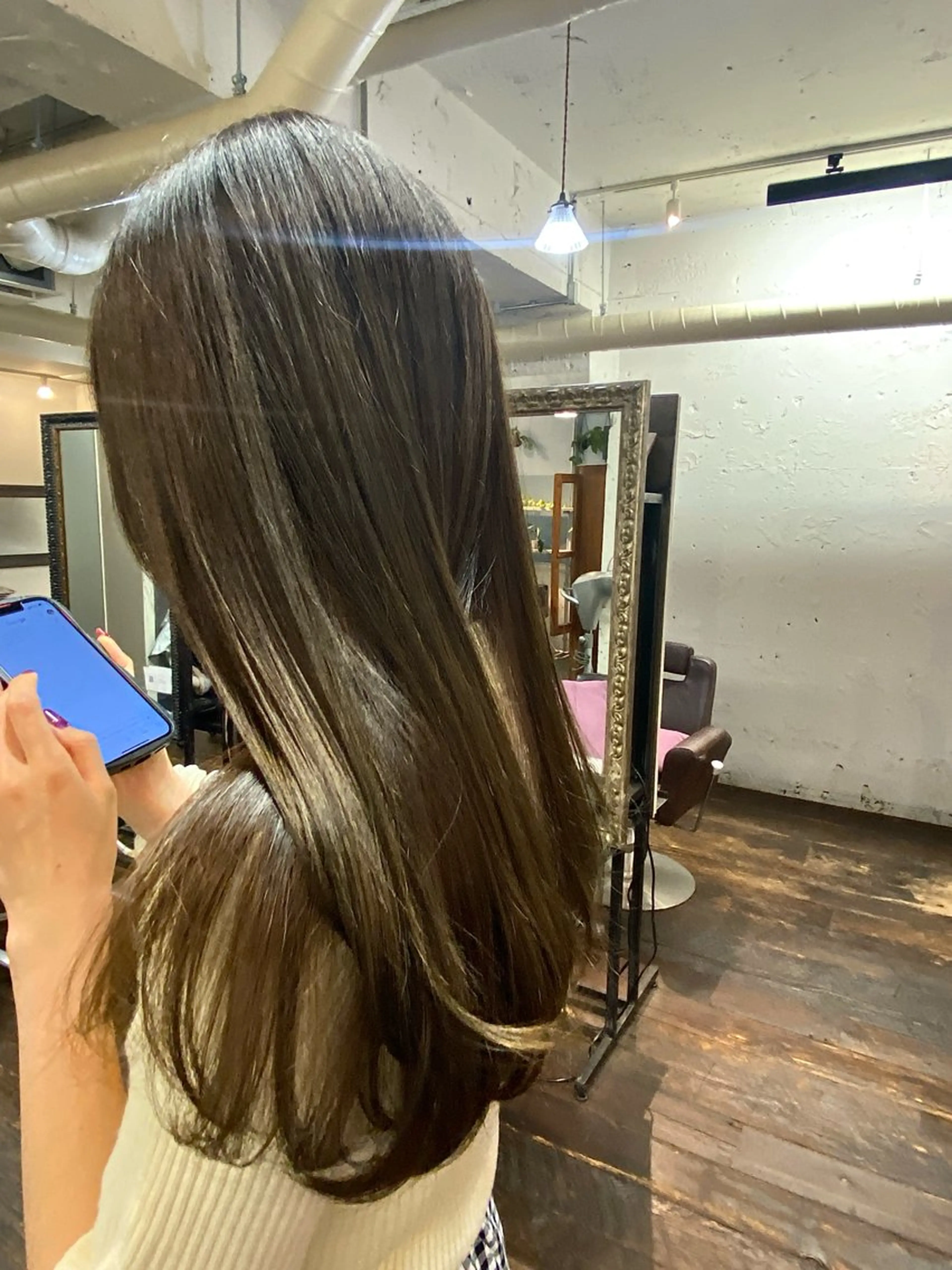 ロング カラー ベージュカラー オリーブベージュ 顔まわりレイヤー レイヤーカット ケアストレート ハナシロミサキのヘアスタイル