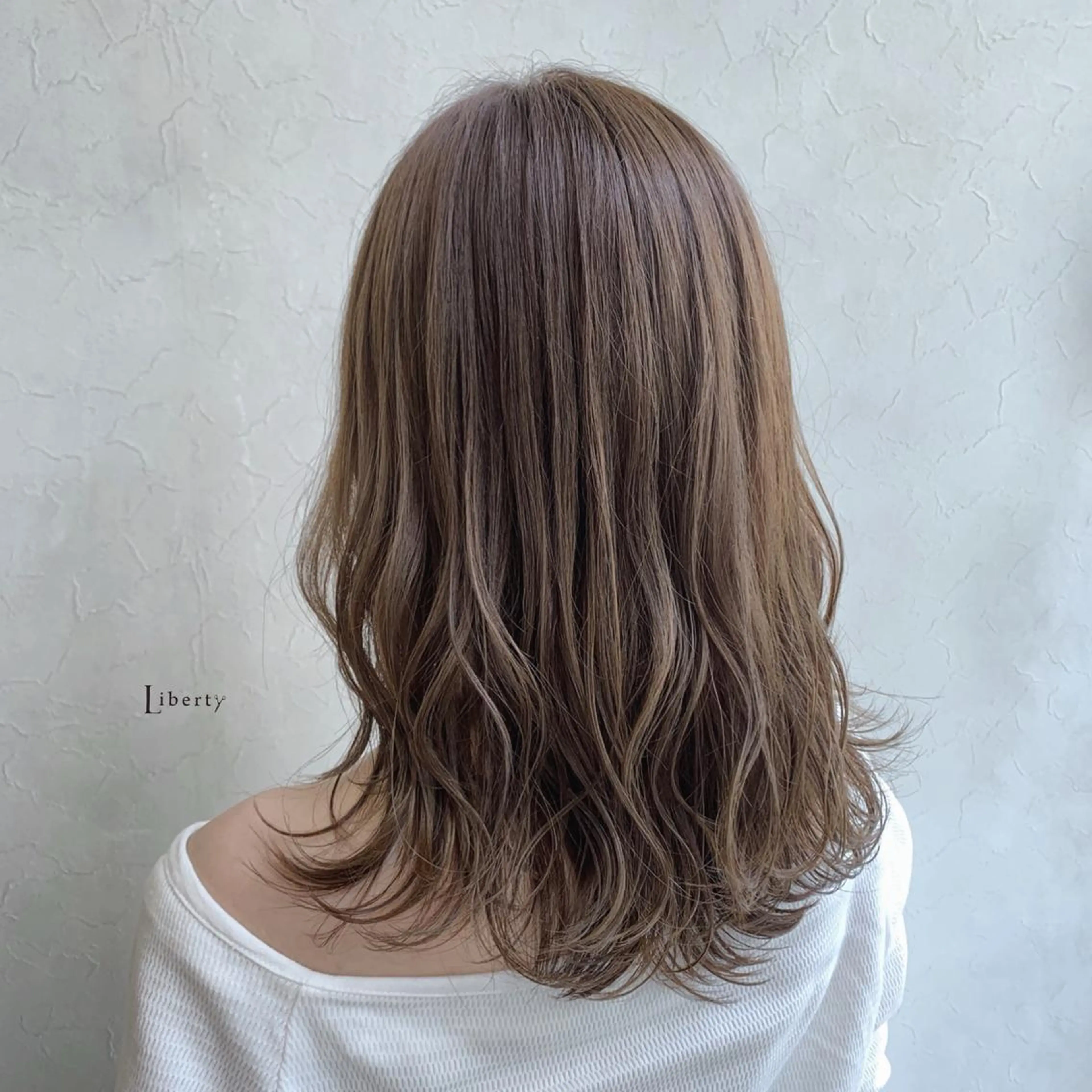 セミロング カラー イルミナカラー メンズ指名多数!! SiLO 田島のヘアスタイル