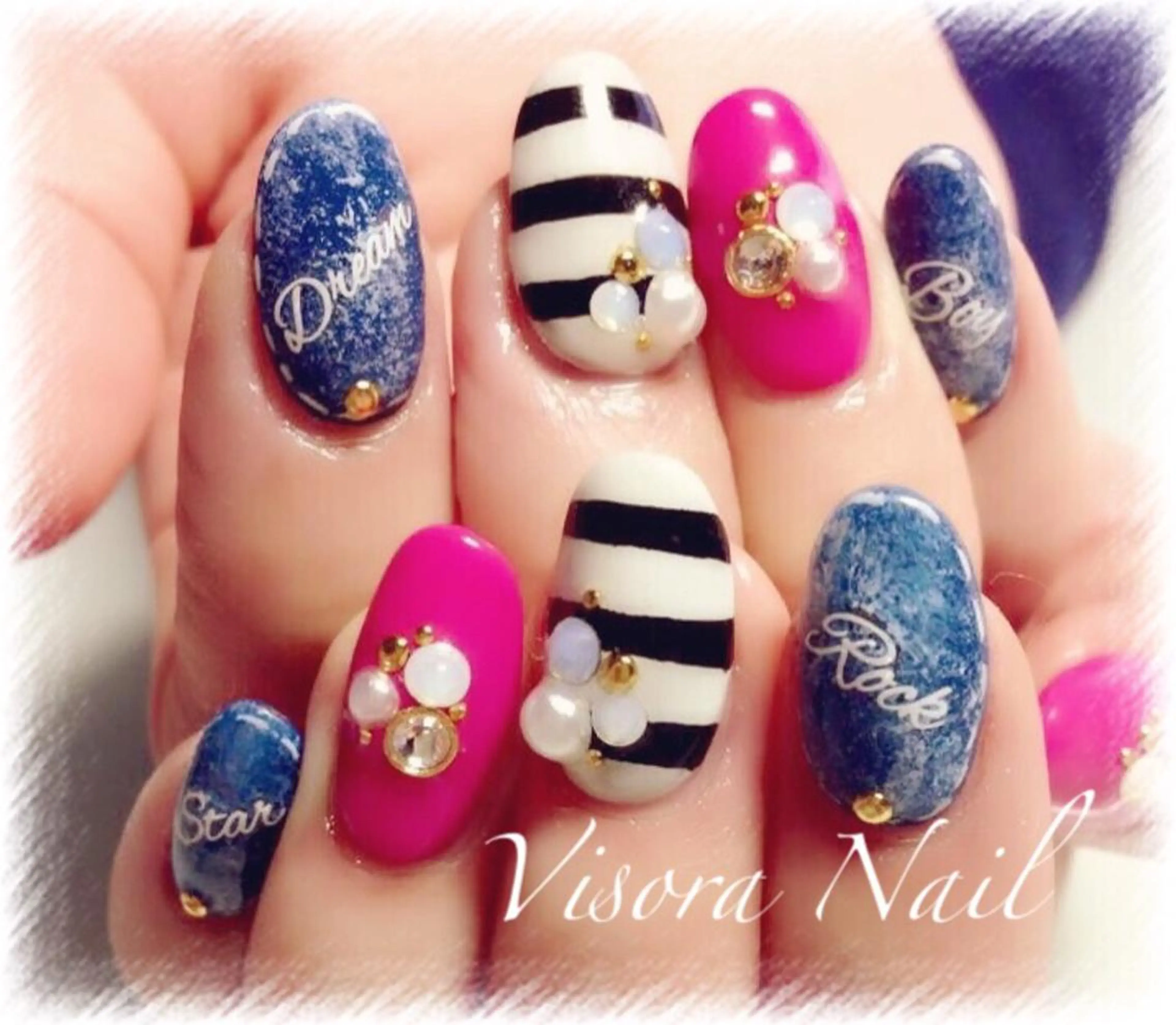 ネイル ボーダー 美SORA ～ｳﾞｨｿﾗ～のネイルデザイン