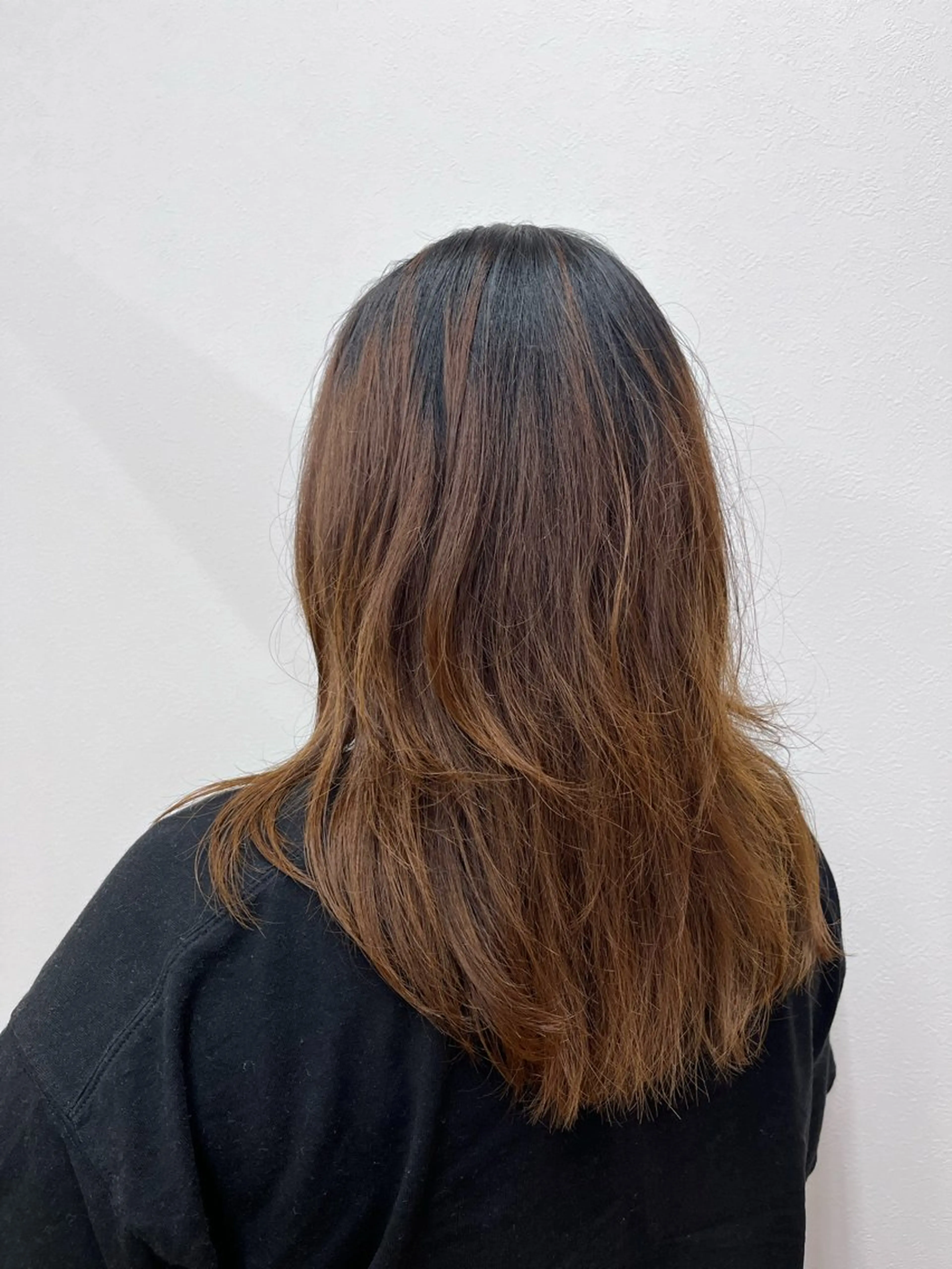 セミロング セミロングレイヤー レイヤーカット 田尾 凌雅のヘアスタイル