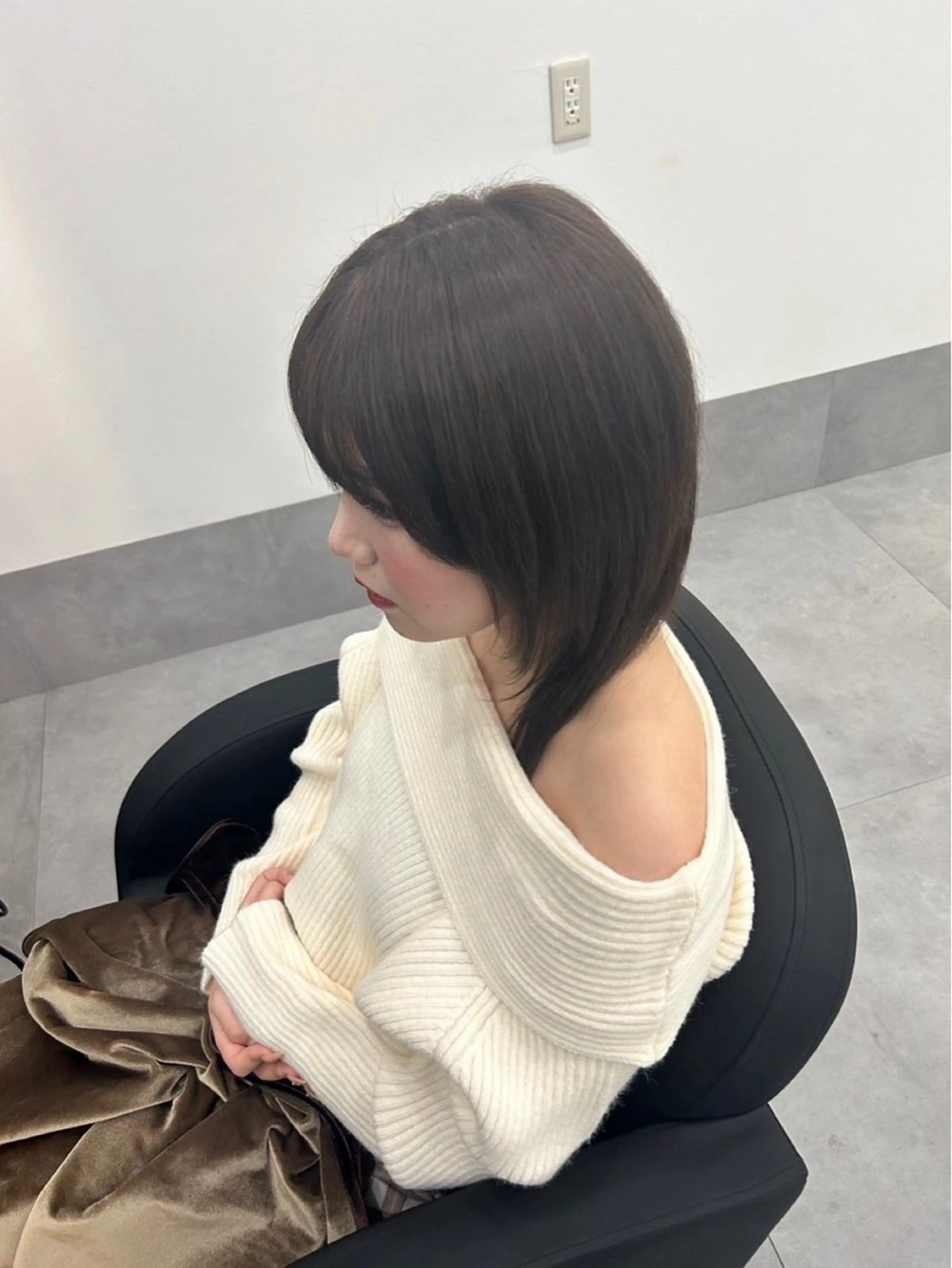 ミディアム 善財 康葵のヘアスタイル