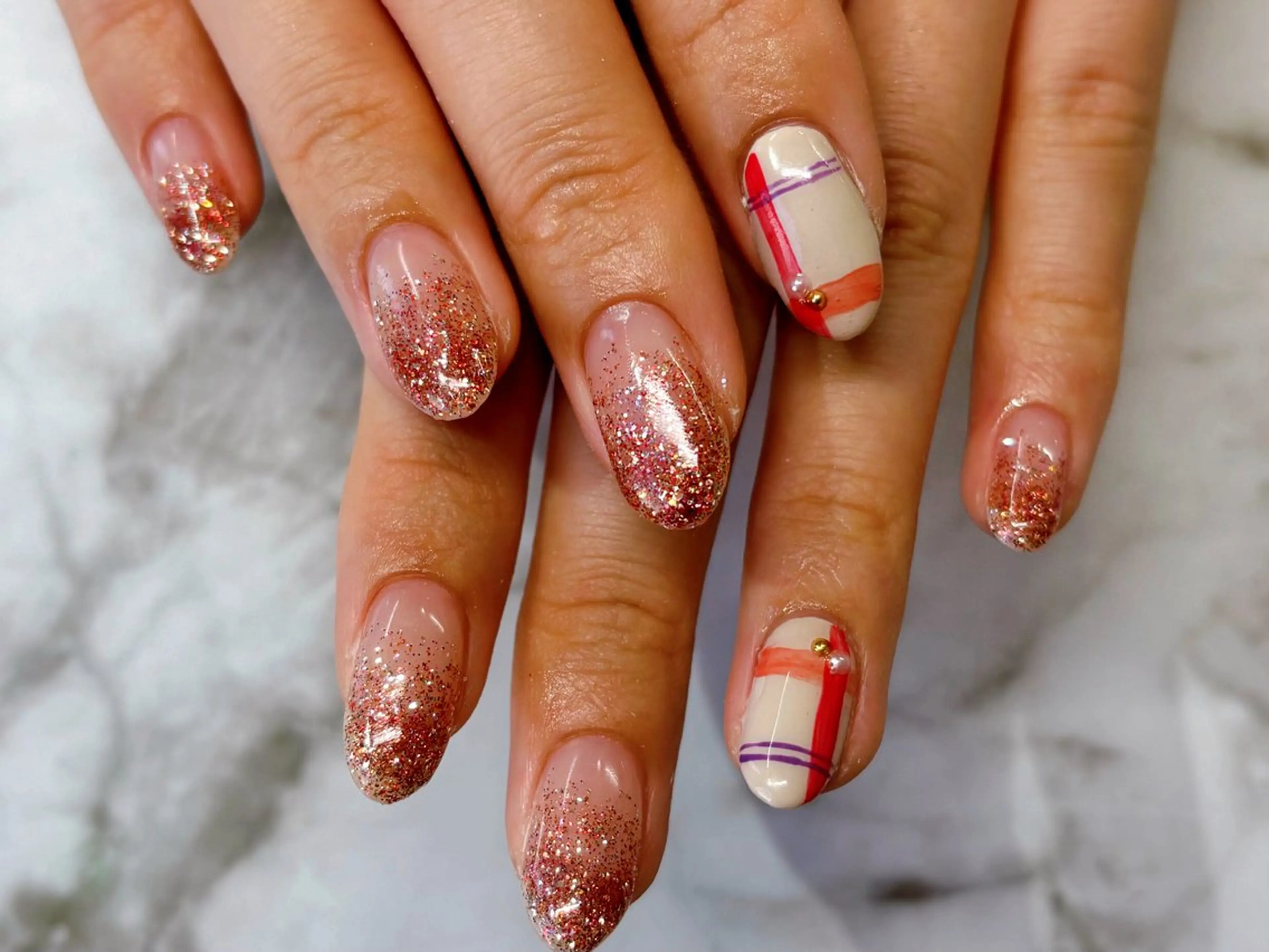 ネイル グラデーション ラメ(グリッター) ラメグラデーション ハンドネイル Lani🌈Nail Konatsuのネイルデザイン