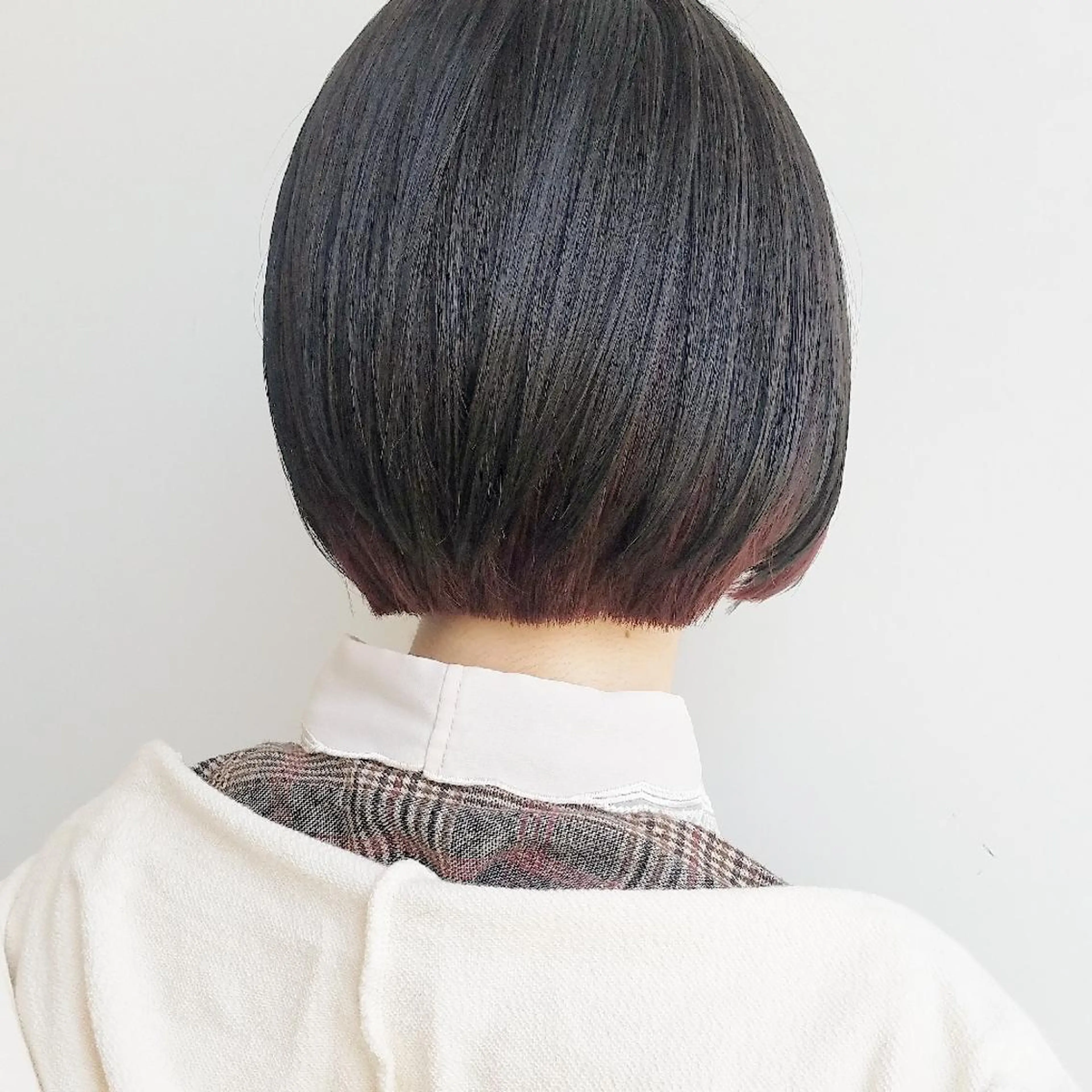 ショート カラー パーマ ネイル マツエク・マツパ ヘアアレンジ インナーカラー iplus まつげ、眉毛、耳つぼのマツエク・マツパデザイン