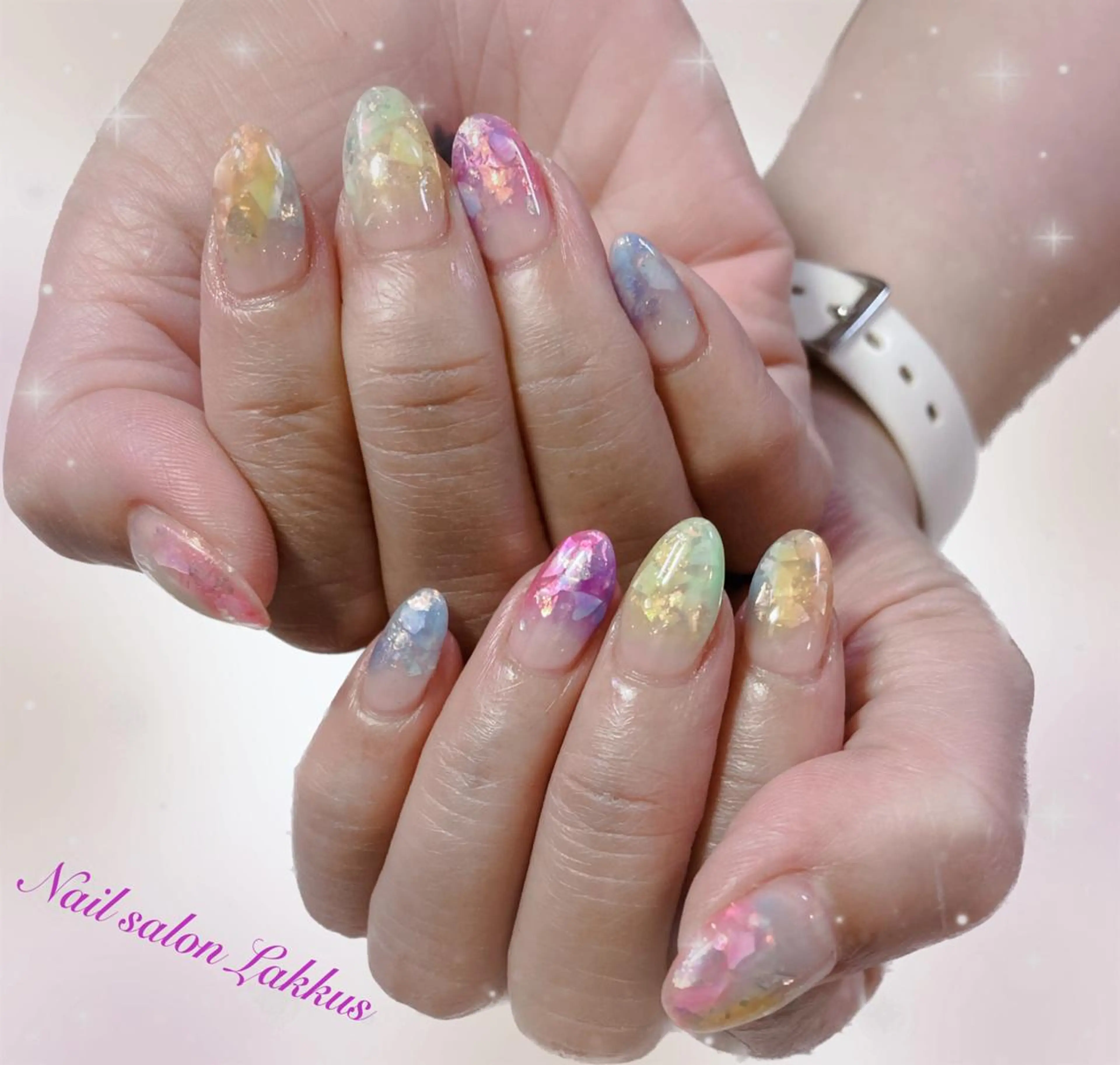 ネイル オーロラネイル 夏ネイル Lakkus T－CHIのネイルデザイン