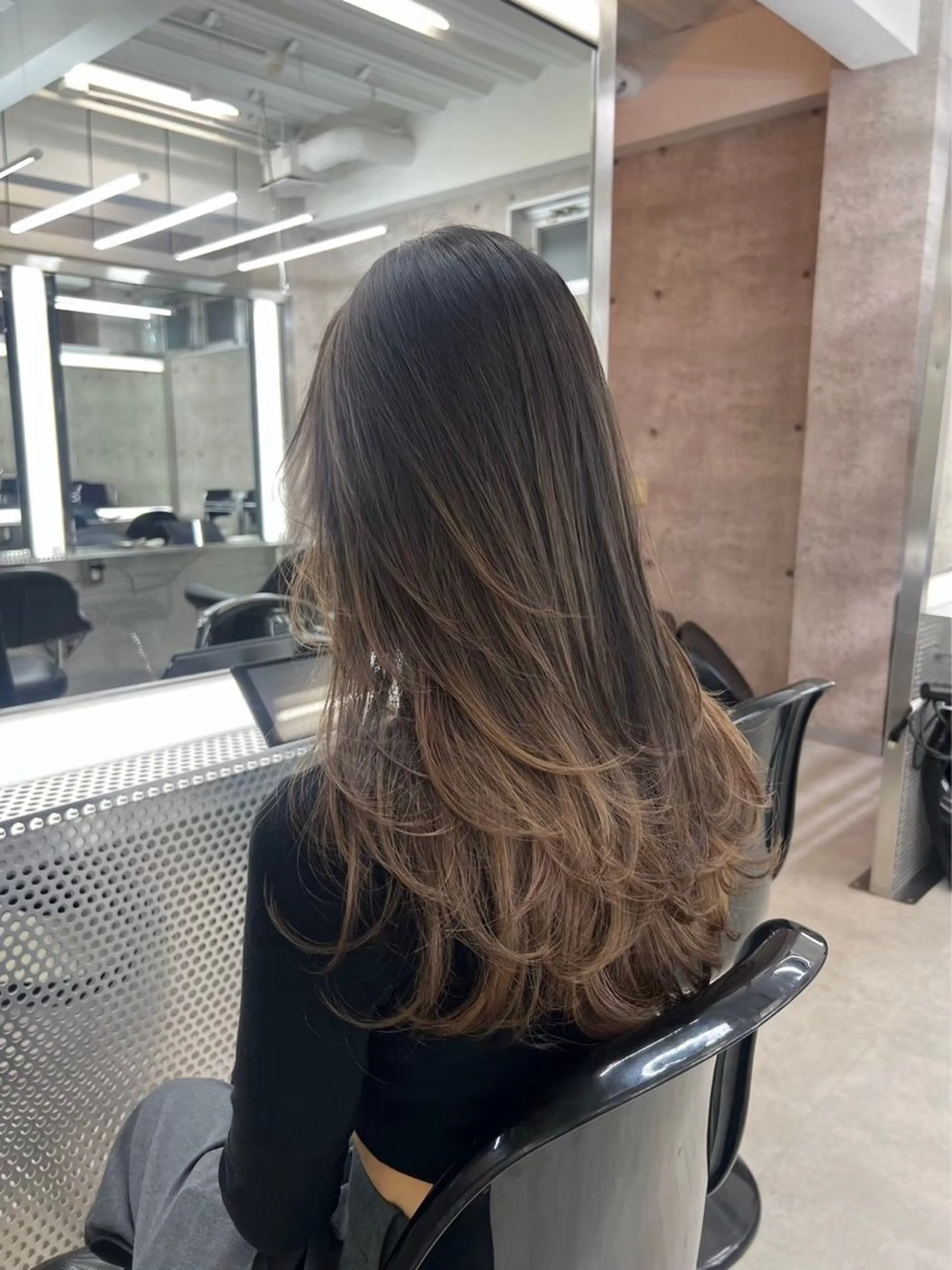 ロング ヘアカラー ヘアセット 🫧バレイヤージュ/ ハイトーン/ミズキのヘアスタイル