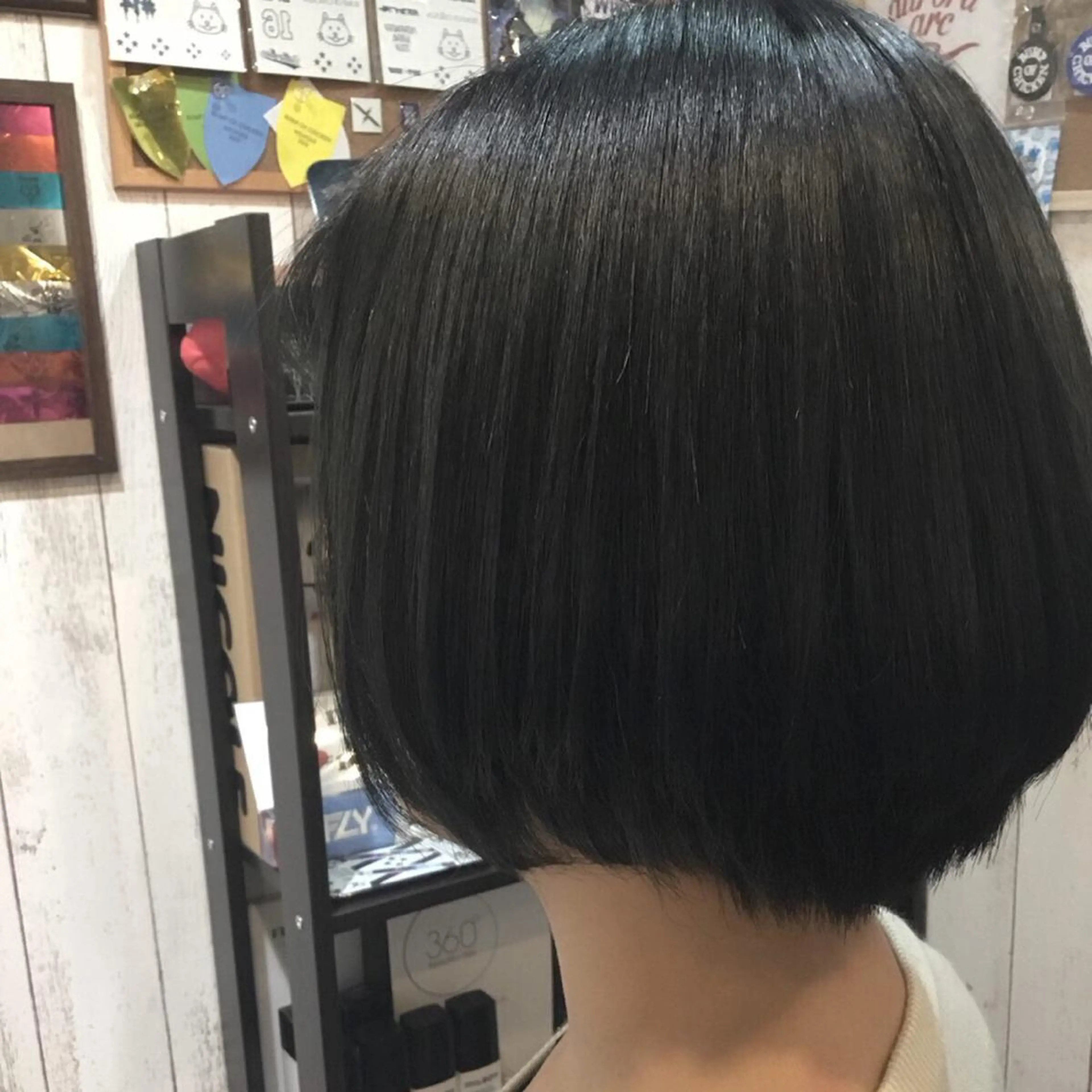ショート カラー embrace エンブレイスのヘアスタイル