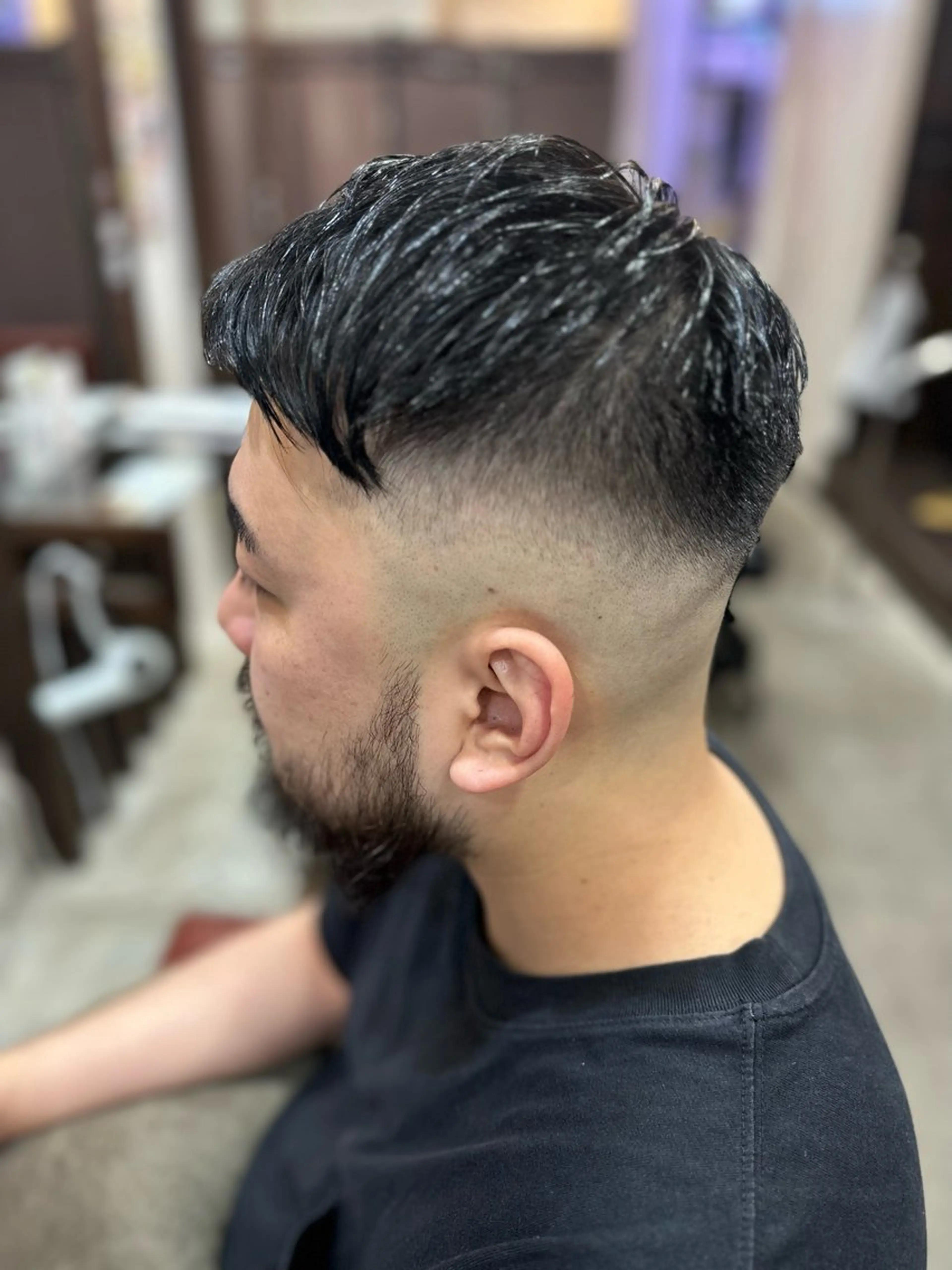 ショート アダチ コウスケのヘアスタイル