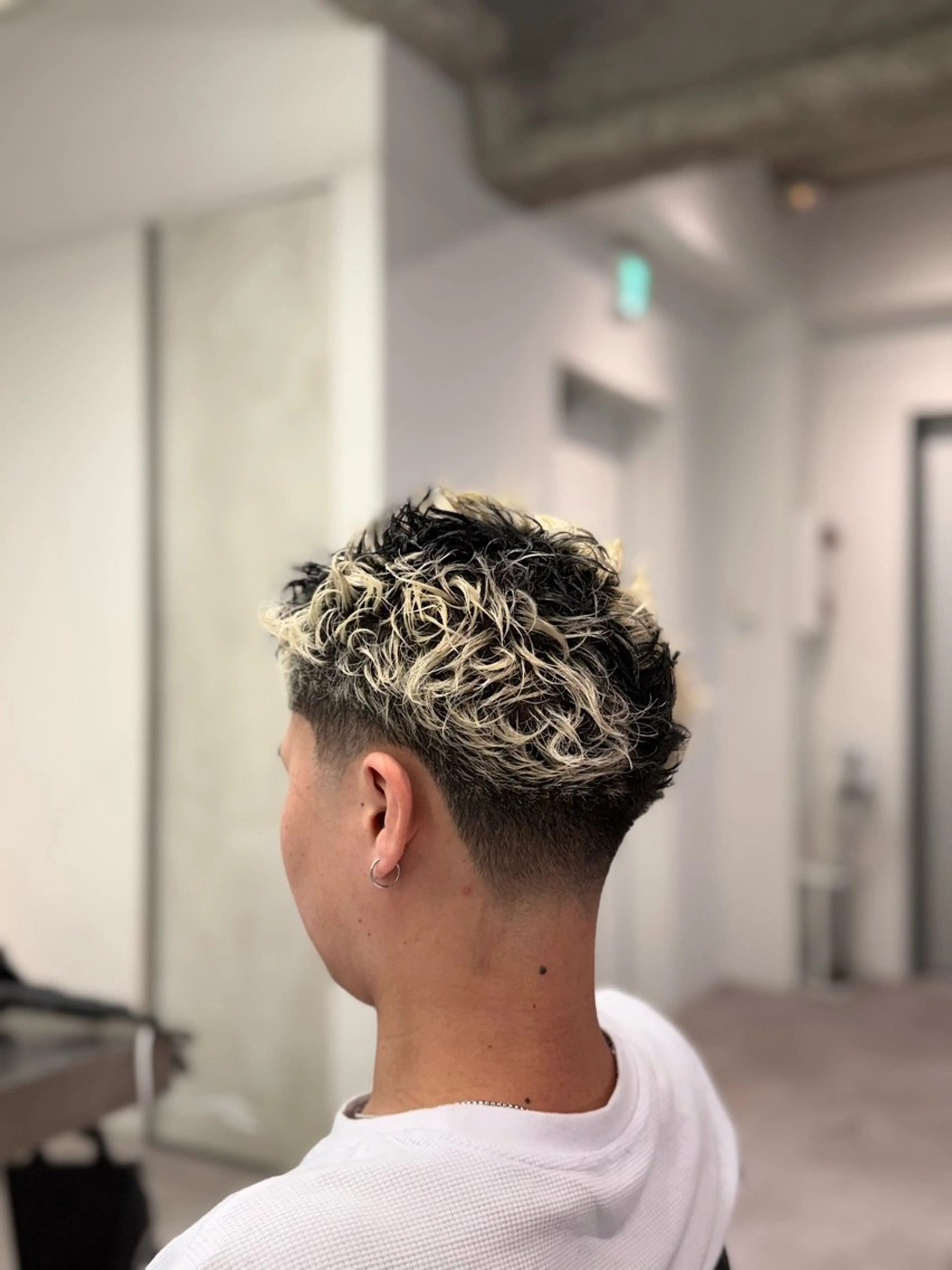 ショート カラー メンズ メンズブリーチ フェードカット メンズショート スパイキーショート ブリーチ ヘアカラー トリートメント 渋谷/パーマ /フェード/ 千尋のヘアスタイル