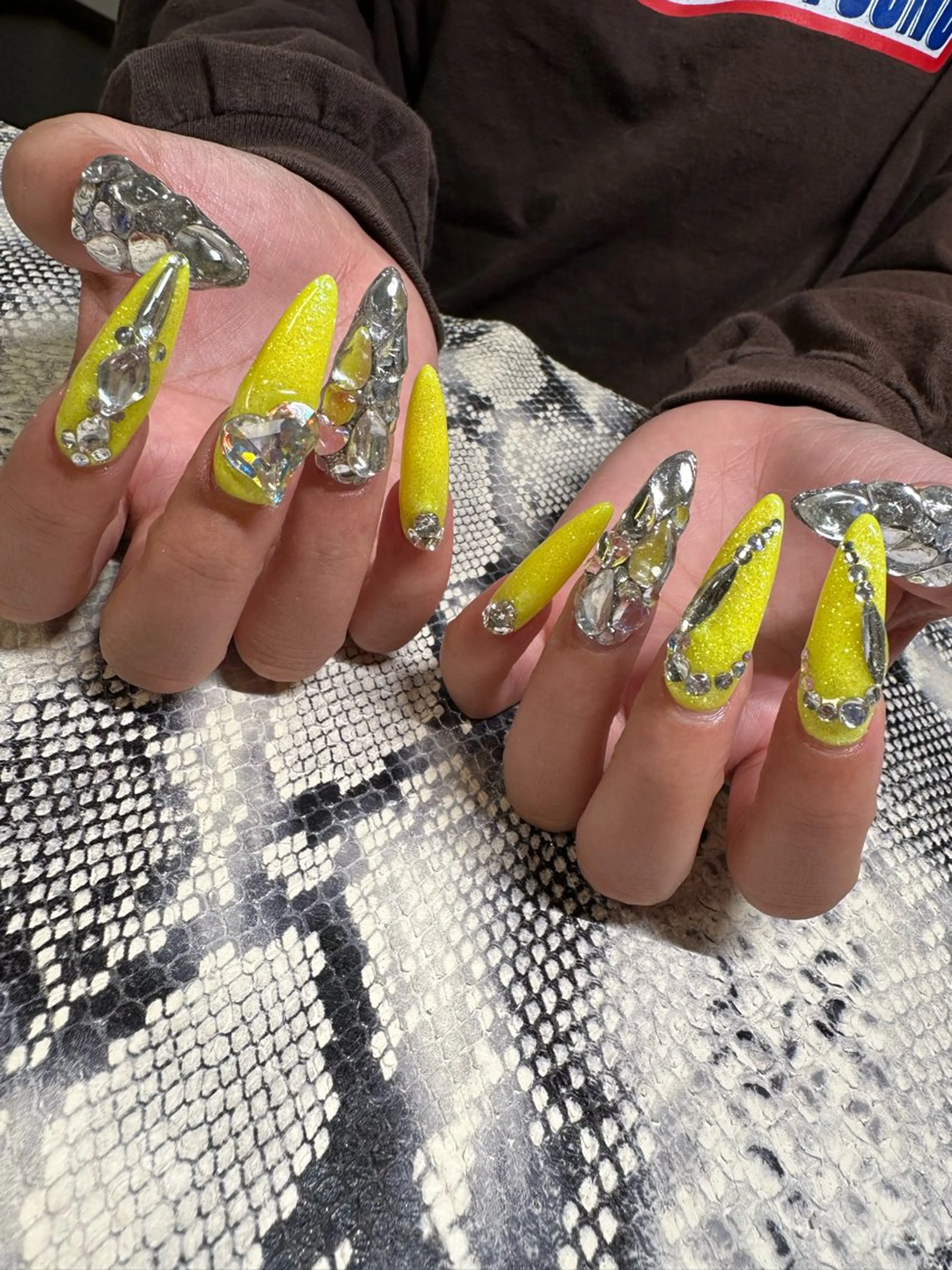 ネイル ラメ(グリッター) 黄色 ハンドネイル private nail salon Sugar所属・Sugar Erikaのネイルデザイン