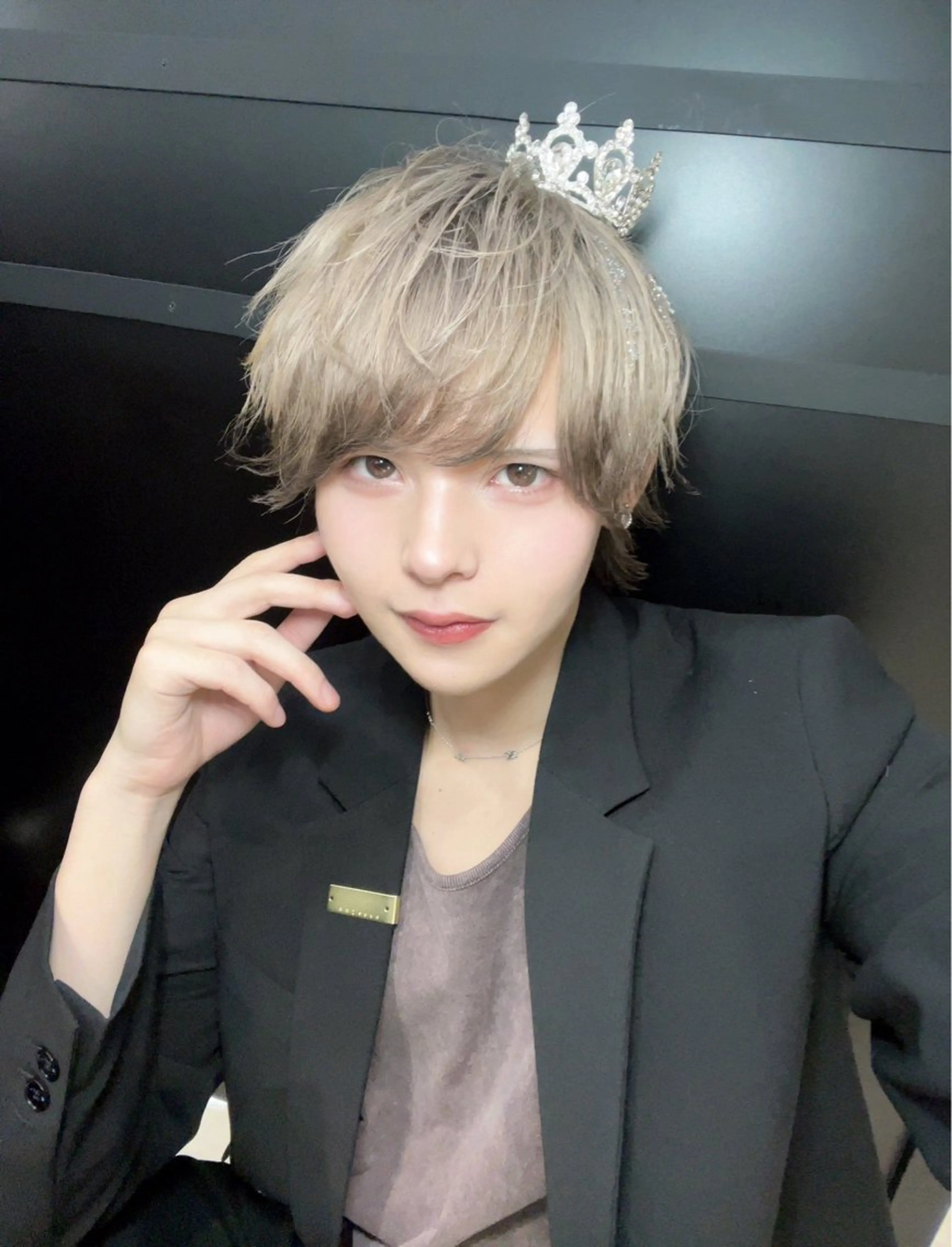 ミディアム カラー メンズ メンズブリーチ センターパート メンズ就活ヘア マッシュウルフ マッシュ カット メンズカットカラー 心斎橋/松平和樹のヘアスタイル