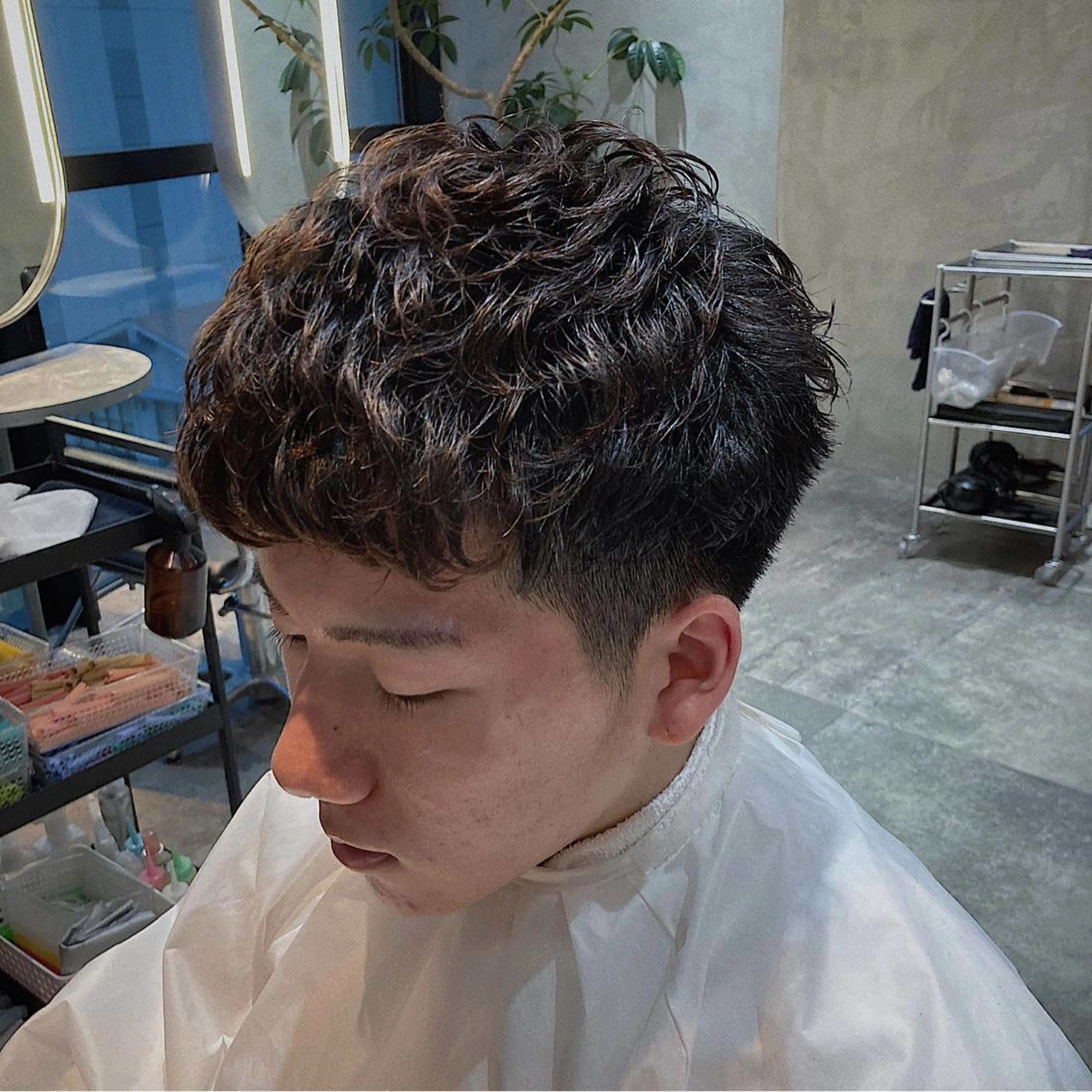 ショート パーマ メンズ メンズパーマ メンズベリーショート ベリーショート 外国人風カラー ショートヘア カット パーマ トリートメント fifth JINGUMAE所属・波巻きスパイラルパー マ/シャドウパーマ駿のヘアスタイル