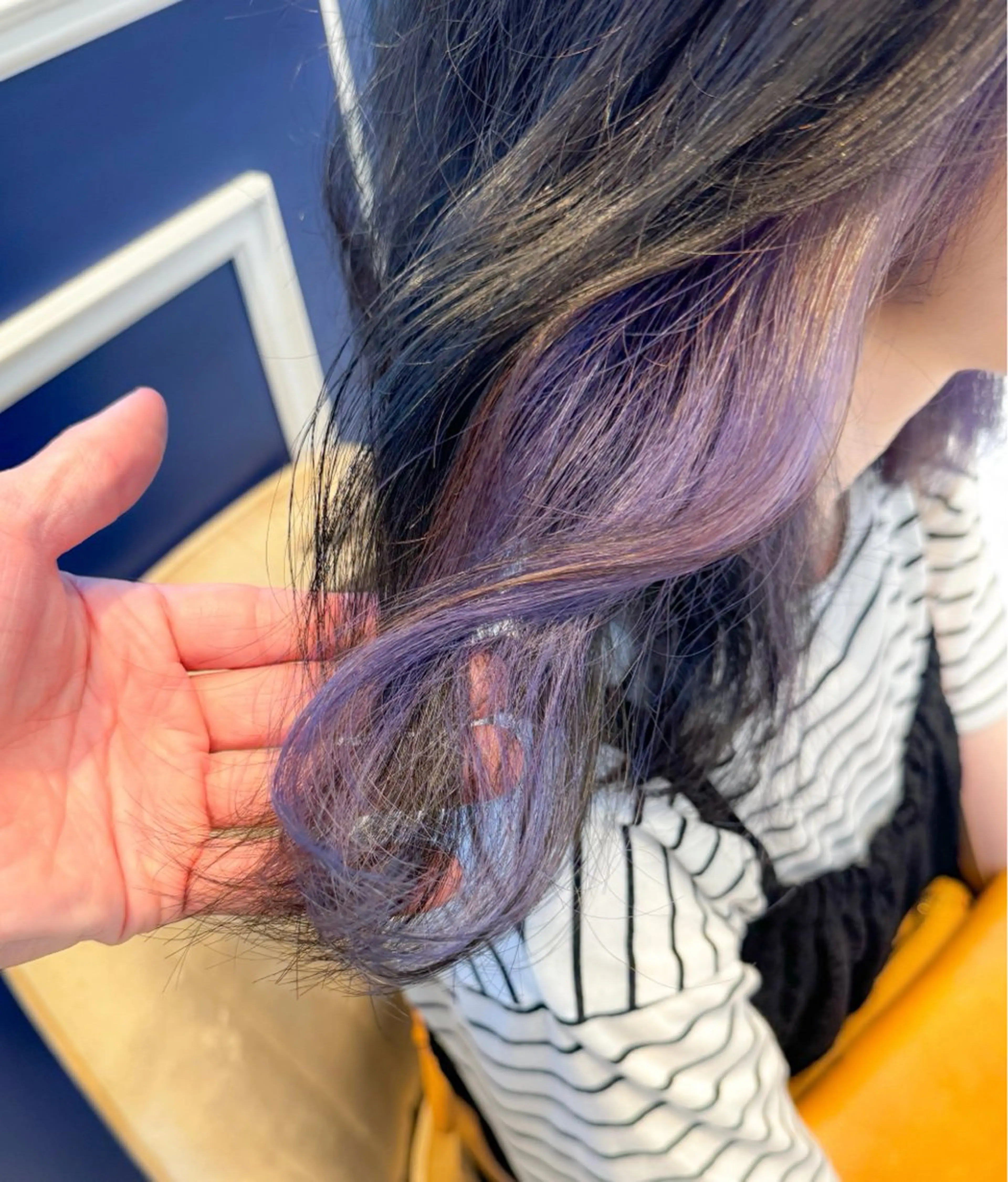 セミロング カラー パープルカラー ヘアカラー 吉田 新平のヘアスタイル