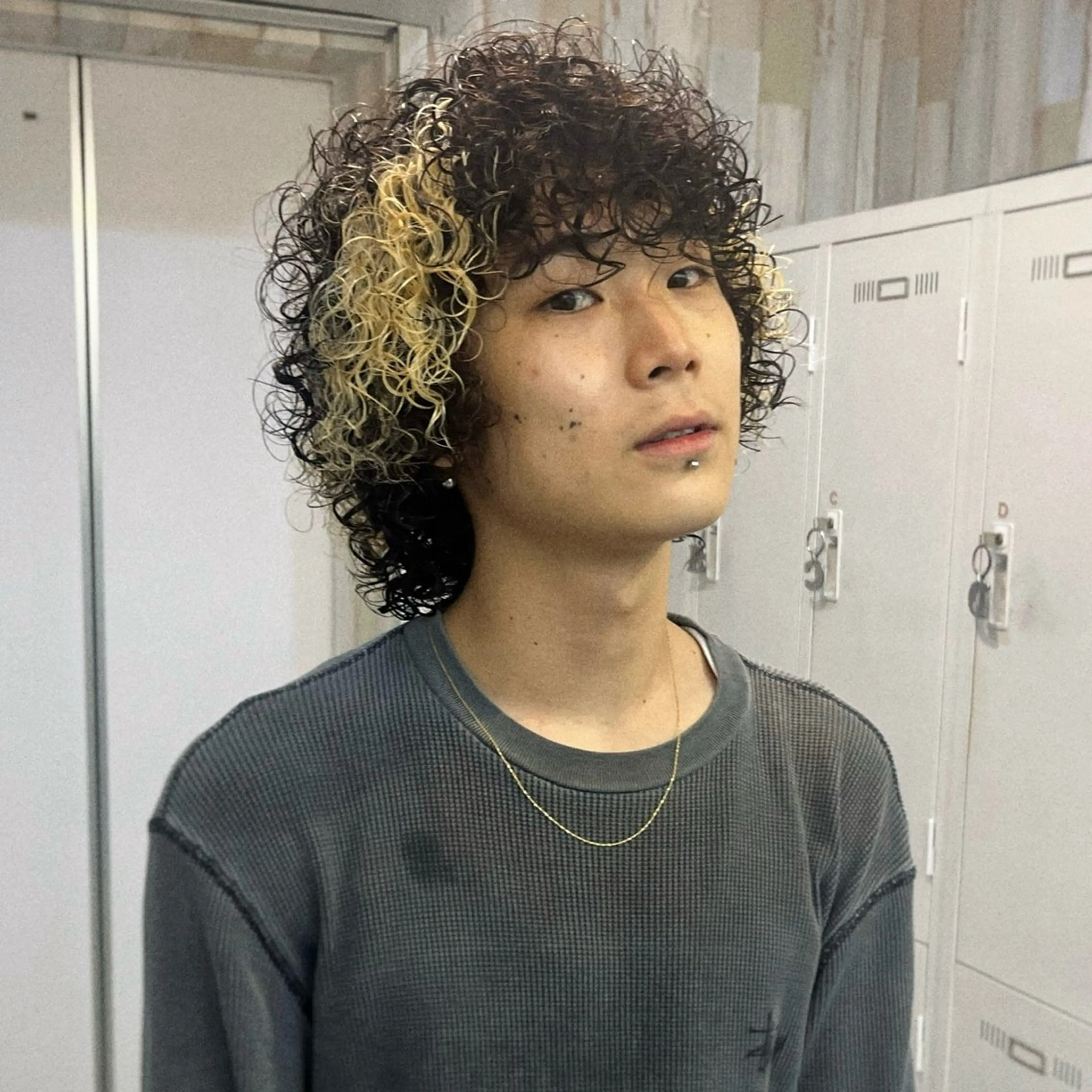 メンズ カット パーマ RIKU/毛流れ ヘア×眉ワックスのヘアスタイル