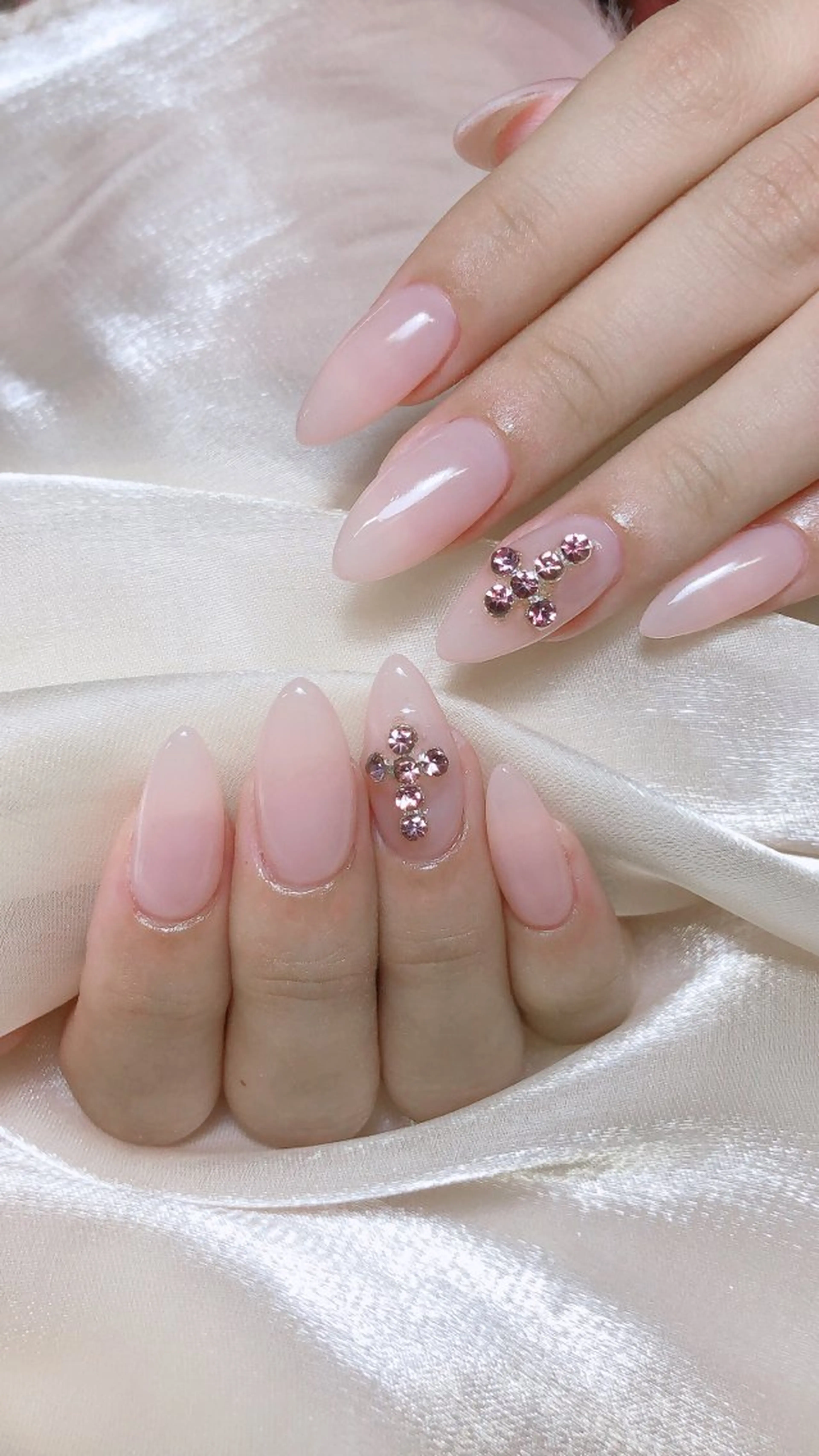 ネイル ハンドネイル LR.ONE ヨウのネイルデザイン