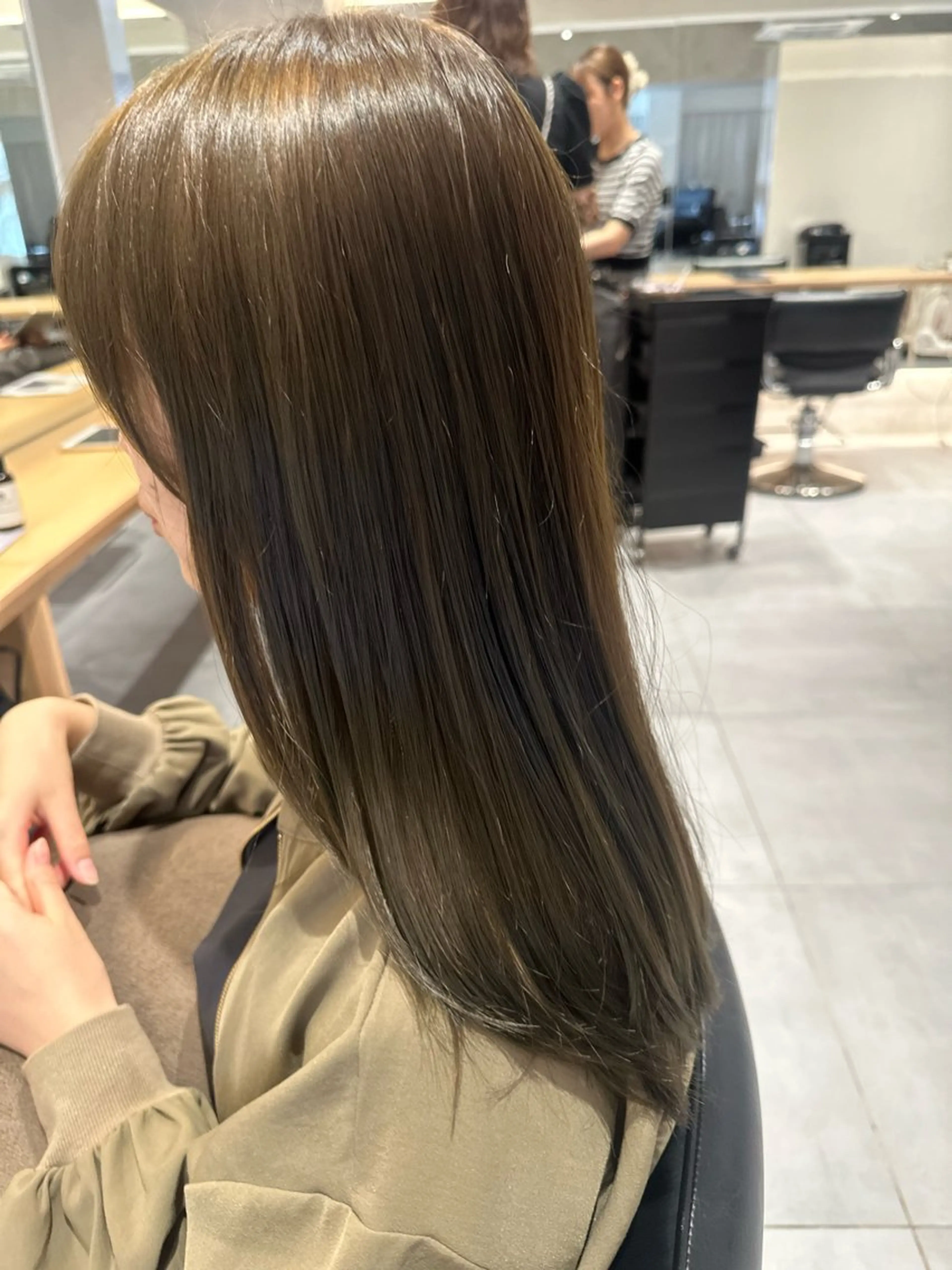 ロング カラー ヘアアレンジ ベージュカラー 透明感カラー オリーブベージュ ヘアカラー オリーブ透明感カラー 表参道/MIKUのヘアスタイル