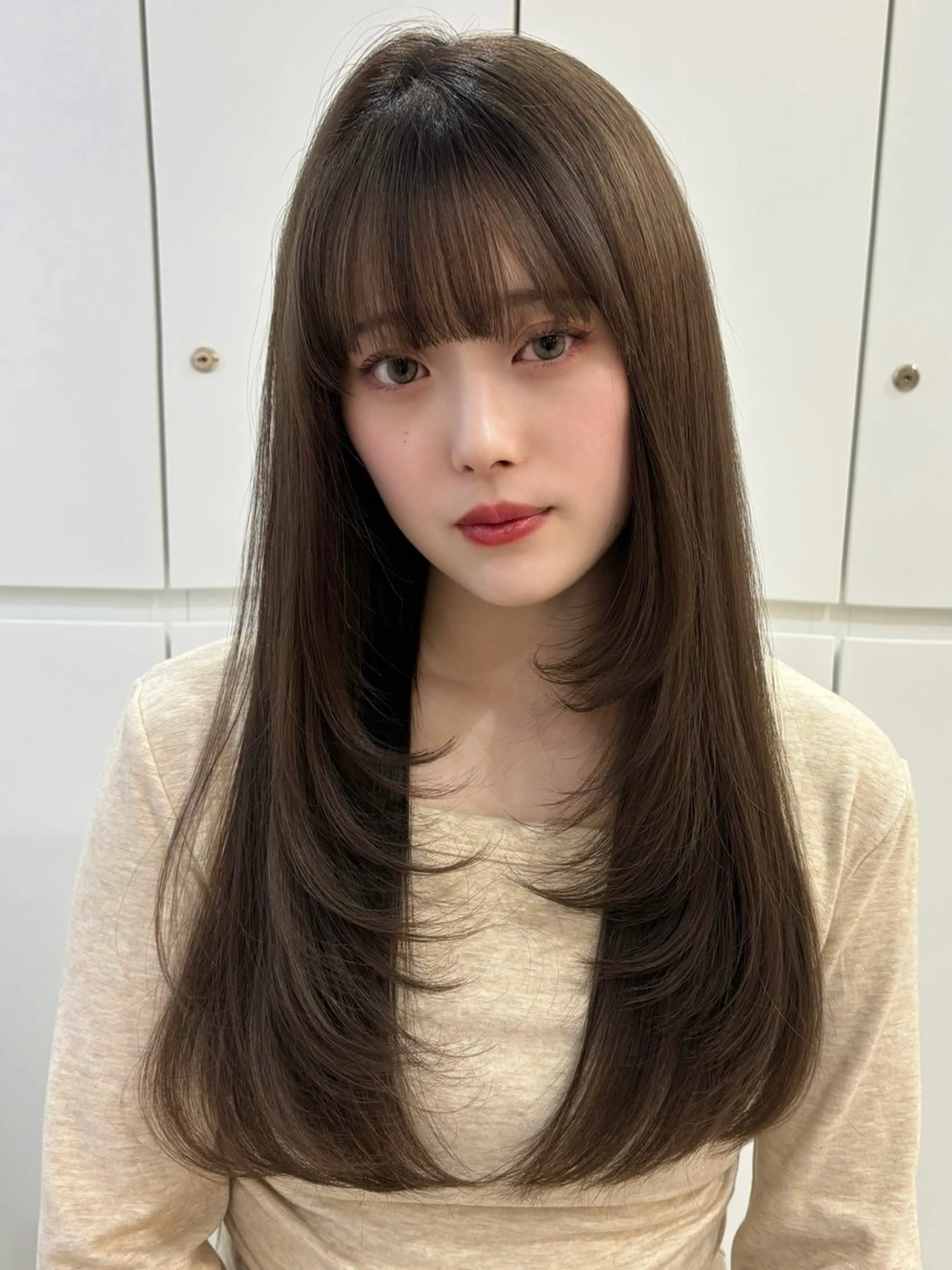 ロング 顔まわりレイヤー 顔周りカット ハイレイヤー レイヤーカット ローレイヤー カット ヘアカラー MOMOHA/ 🍑レイヤーカットのヘアスタイル