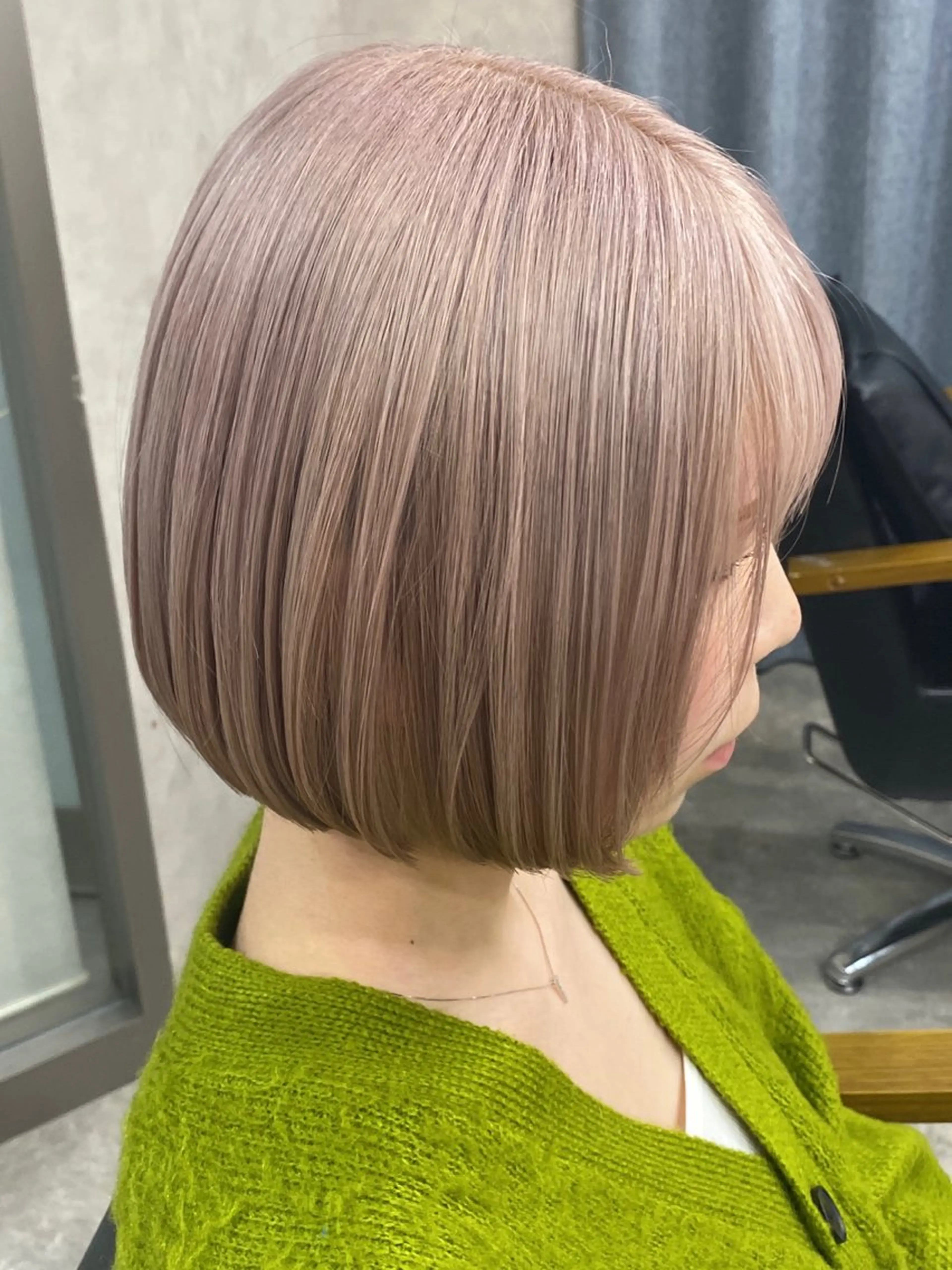 ショート カラー グレージュ 艶髪サラサラカラー 🌈前原健吾のヘアスタイル