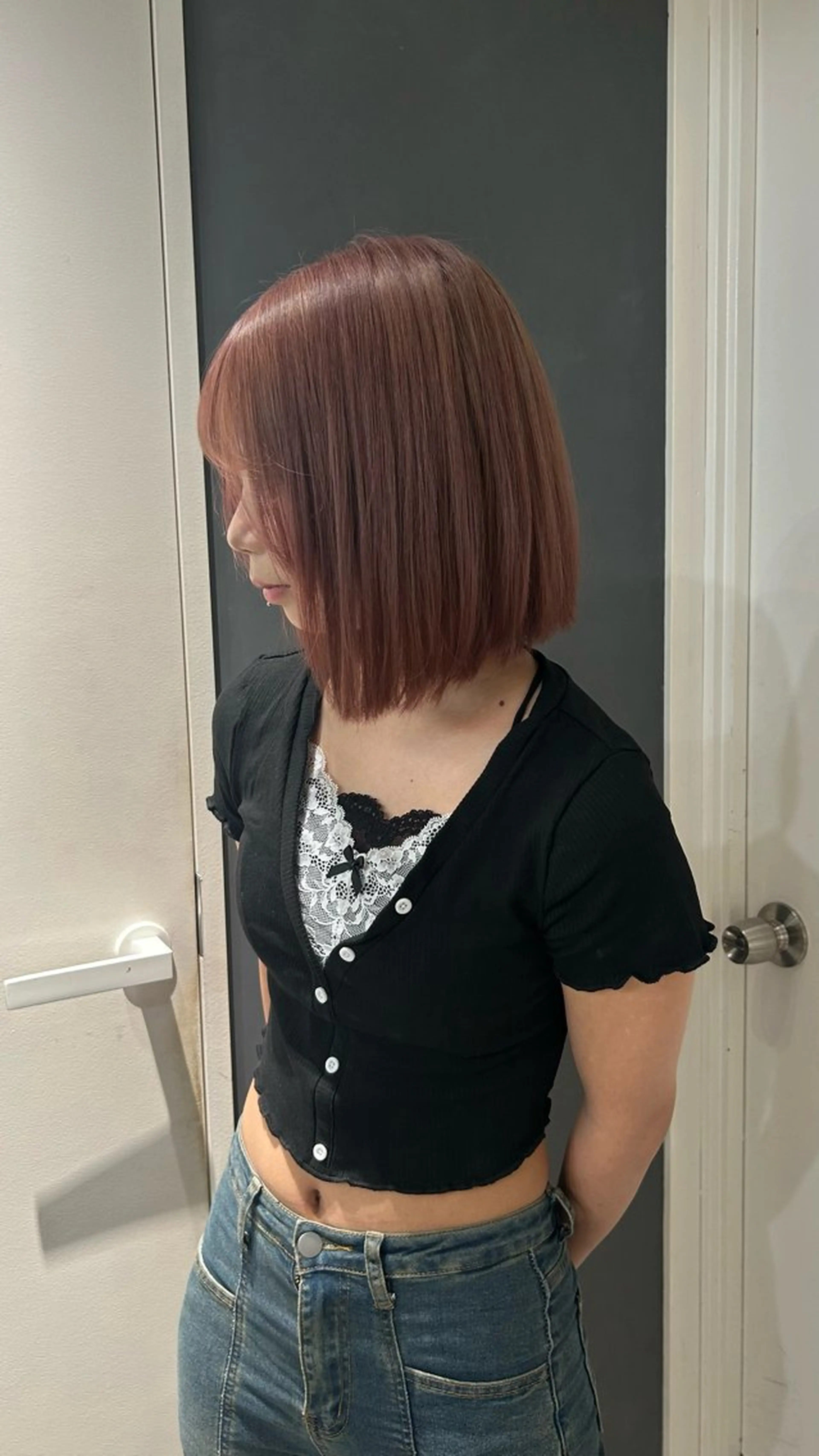 ショート えり 堀江/ボブ /レイヤー/艶髪のヘアスタイル