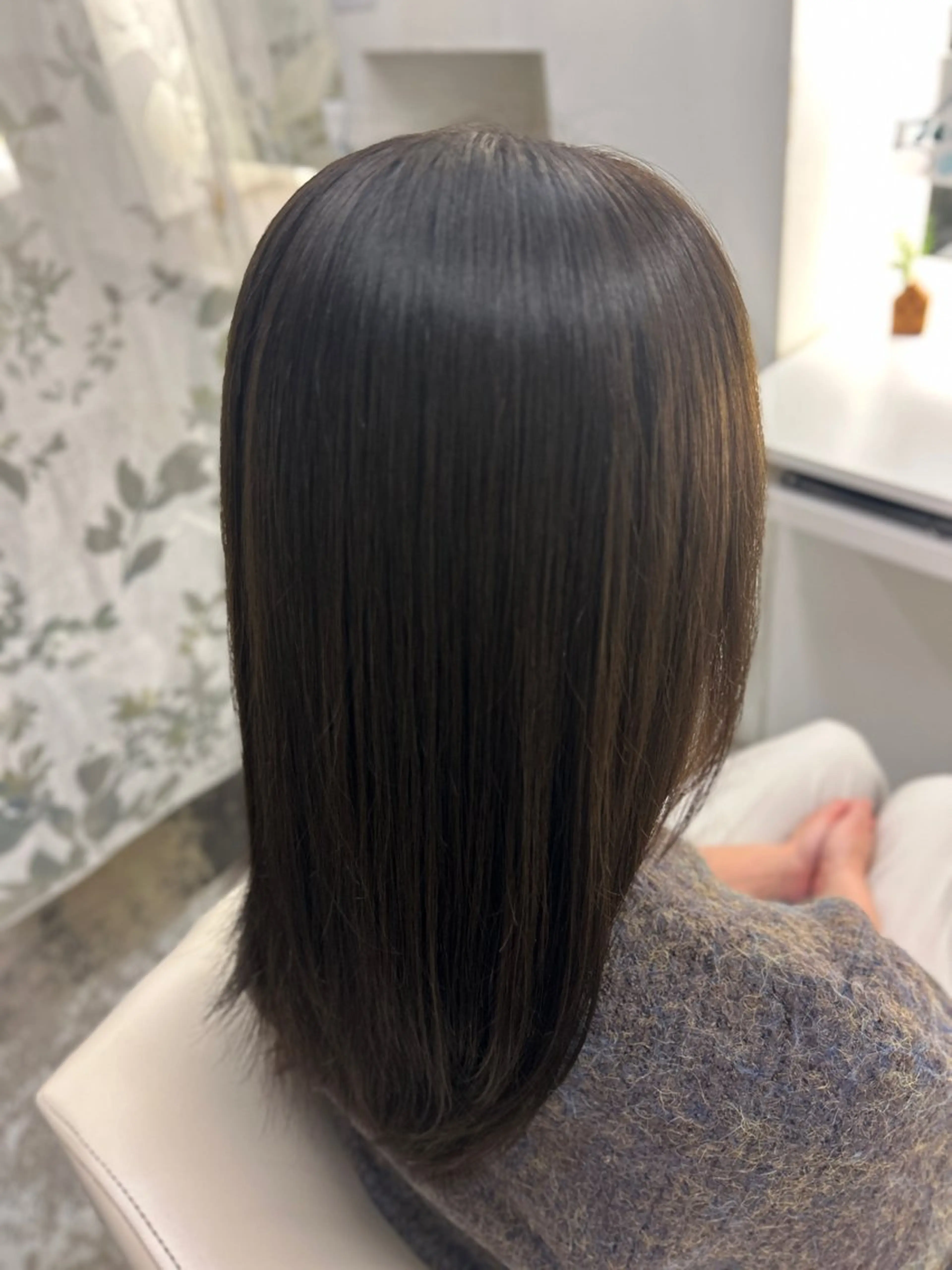 ミディアム カラー グレージュ オリーブグレージュ オリーブグレー 可信 麗菜のヘアスタイル