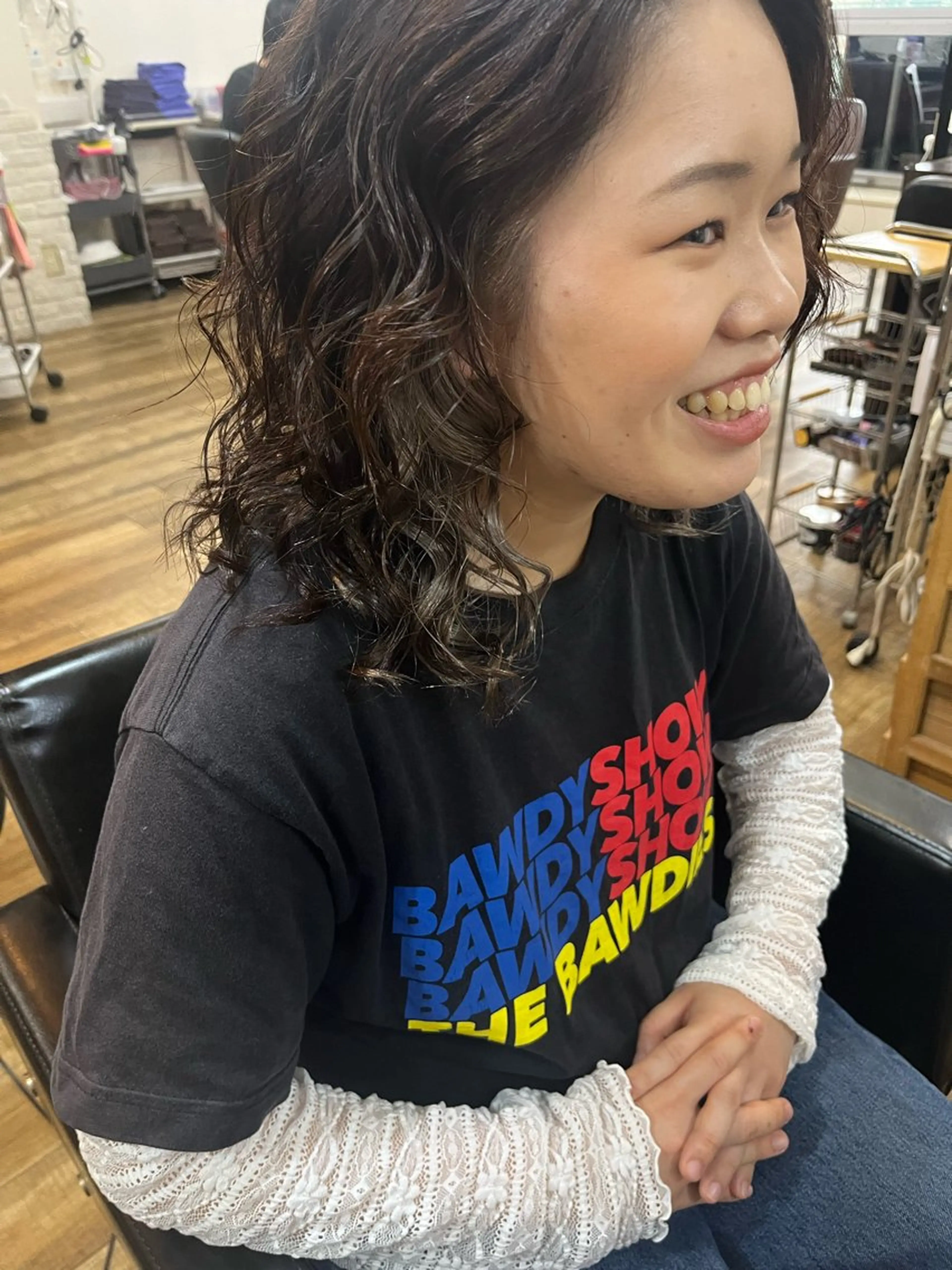 セミロング カラー セミロングパーマ インナーカラー レイヤーカット ヘアカラー きむえり/髪質改善 /うねり広がり改善のヘアスタイル