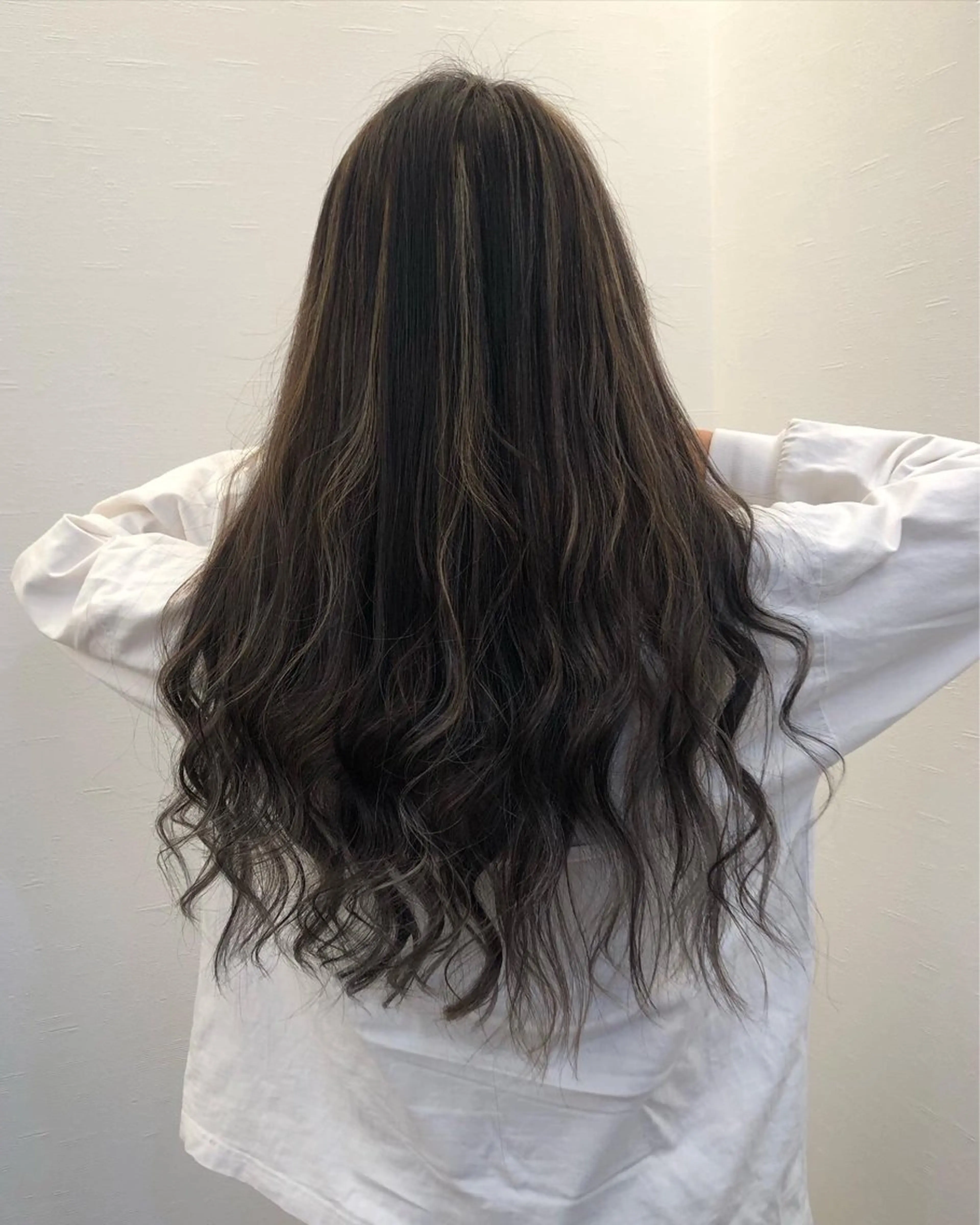 カラー ツノガイ エリのヘアスタイル