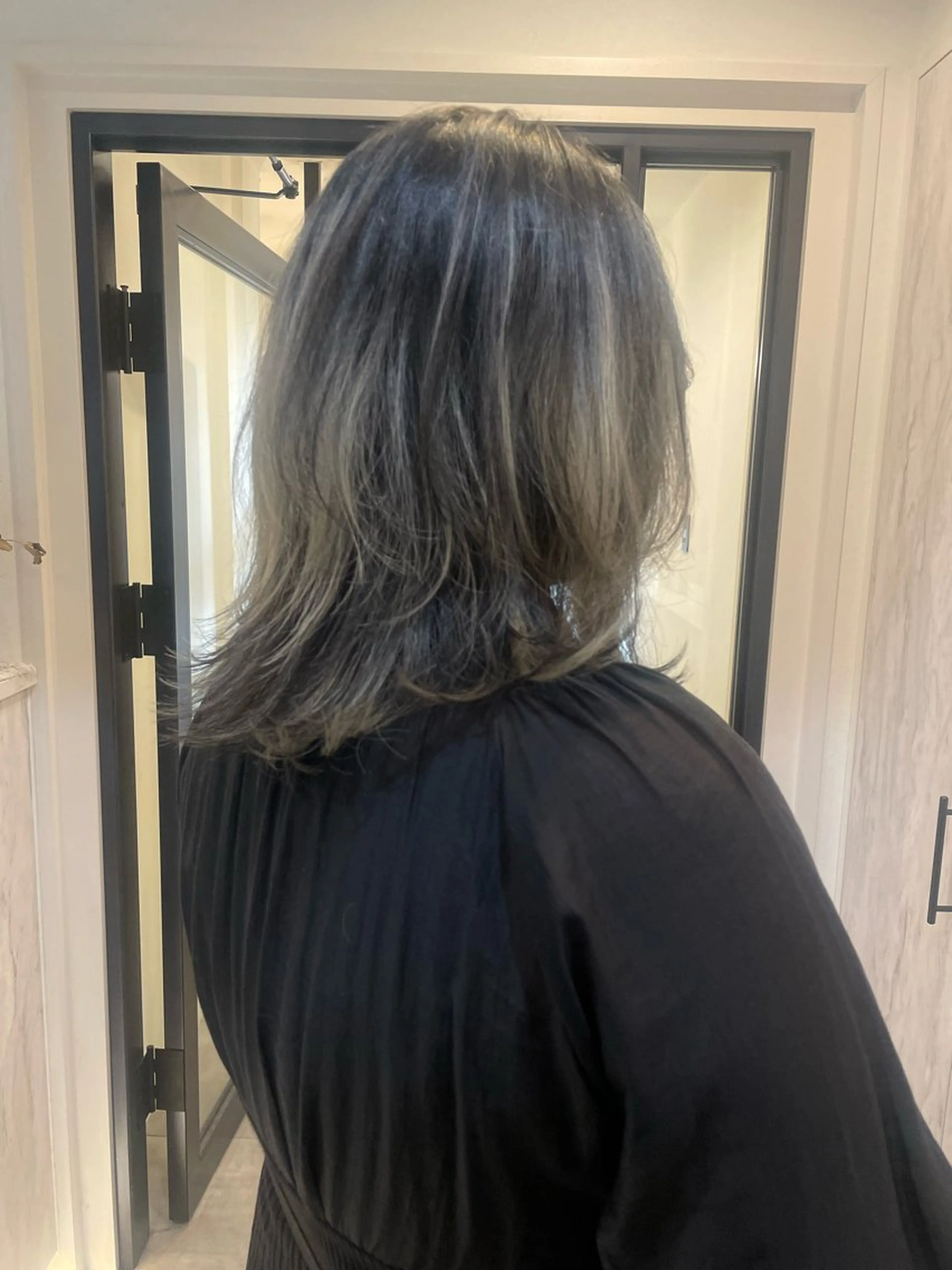 ミディアム カラー ブロンド ヘアカラー 渋谷 留菜のヘアスタイル