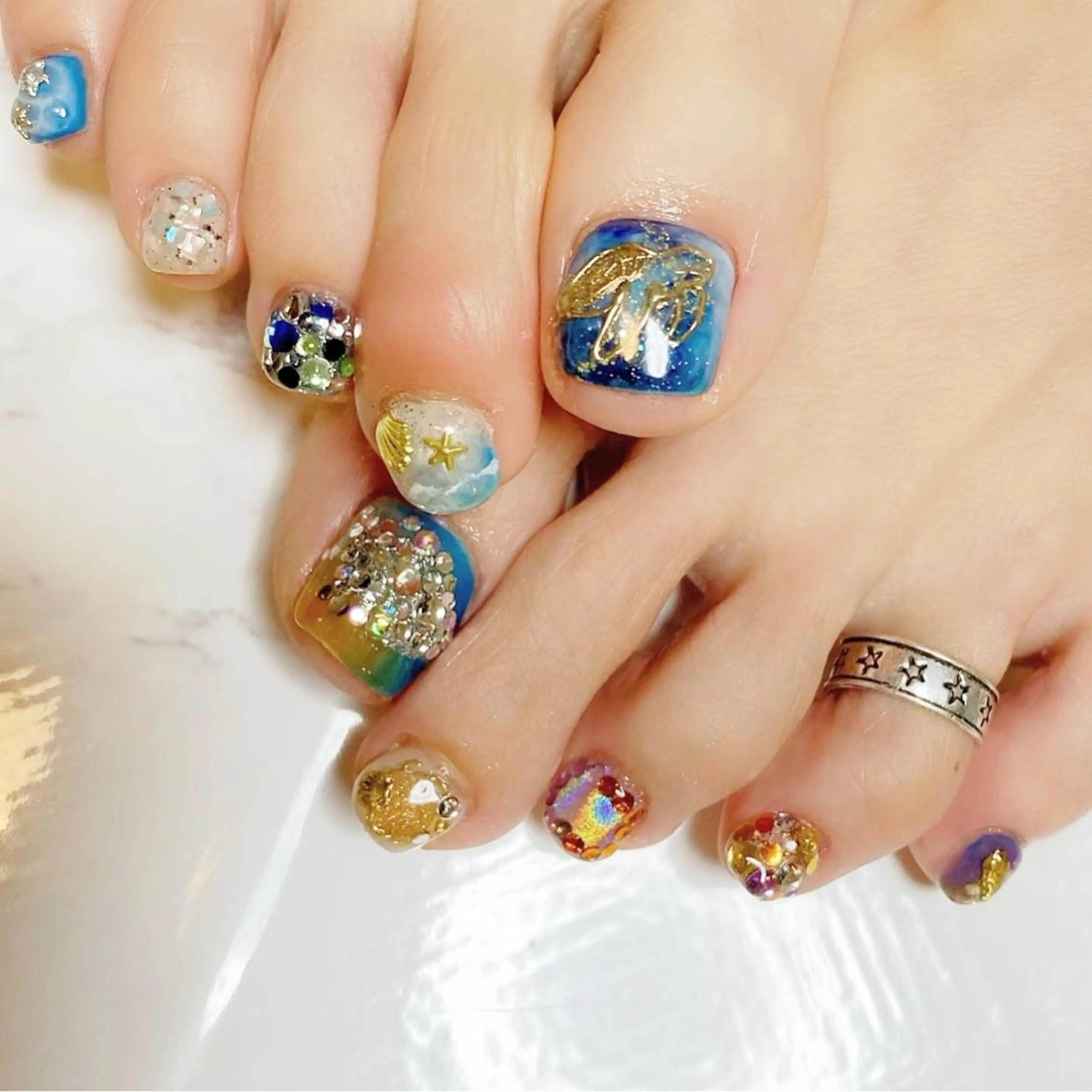 ネイル ゴージャス フットネイル Nail ameria megu所属・ameria meguのネイルデザイン